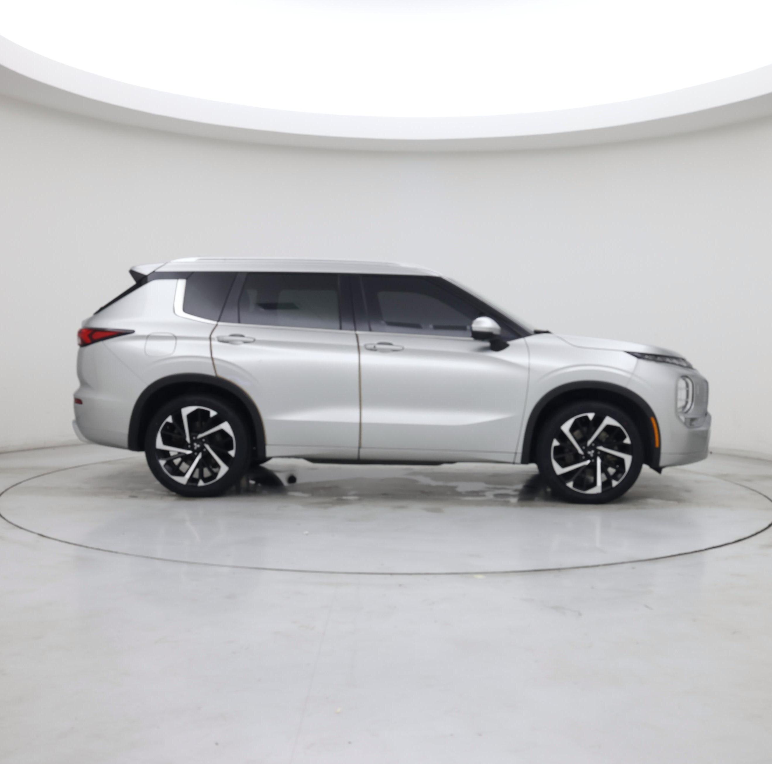 Thumbnail: 2022 Mitsubishi Outlander - 7