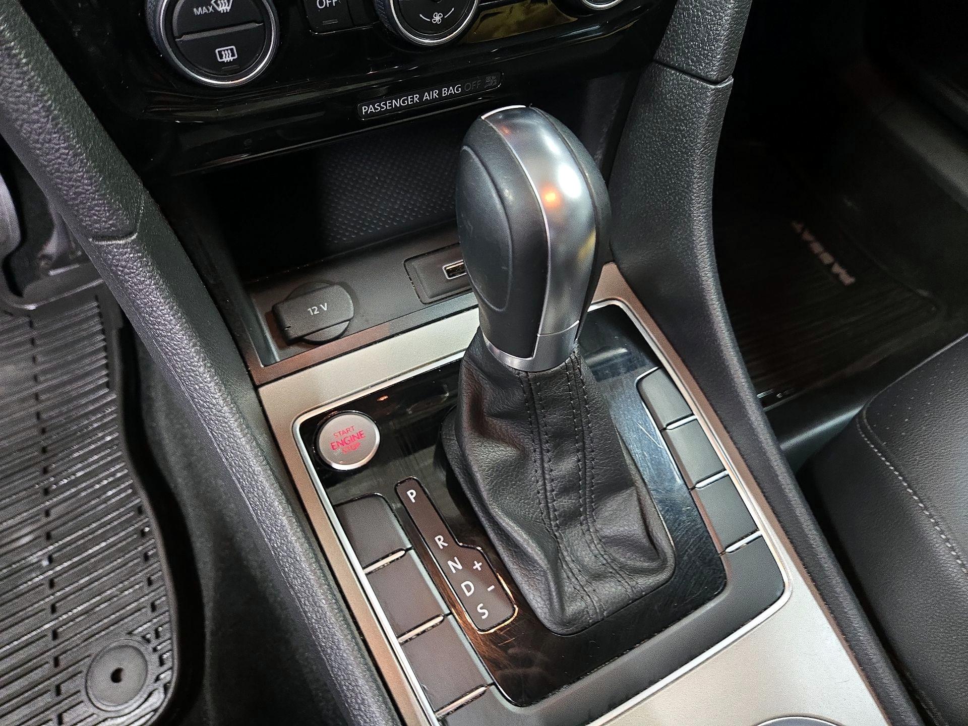 Thumbnail: 2021 Volkswagen Passat - 17