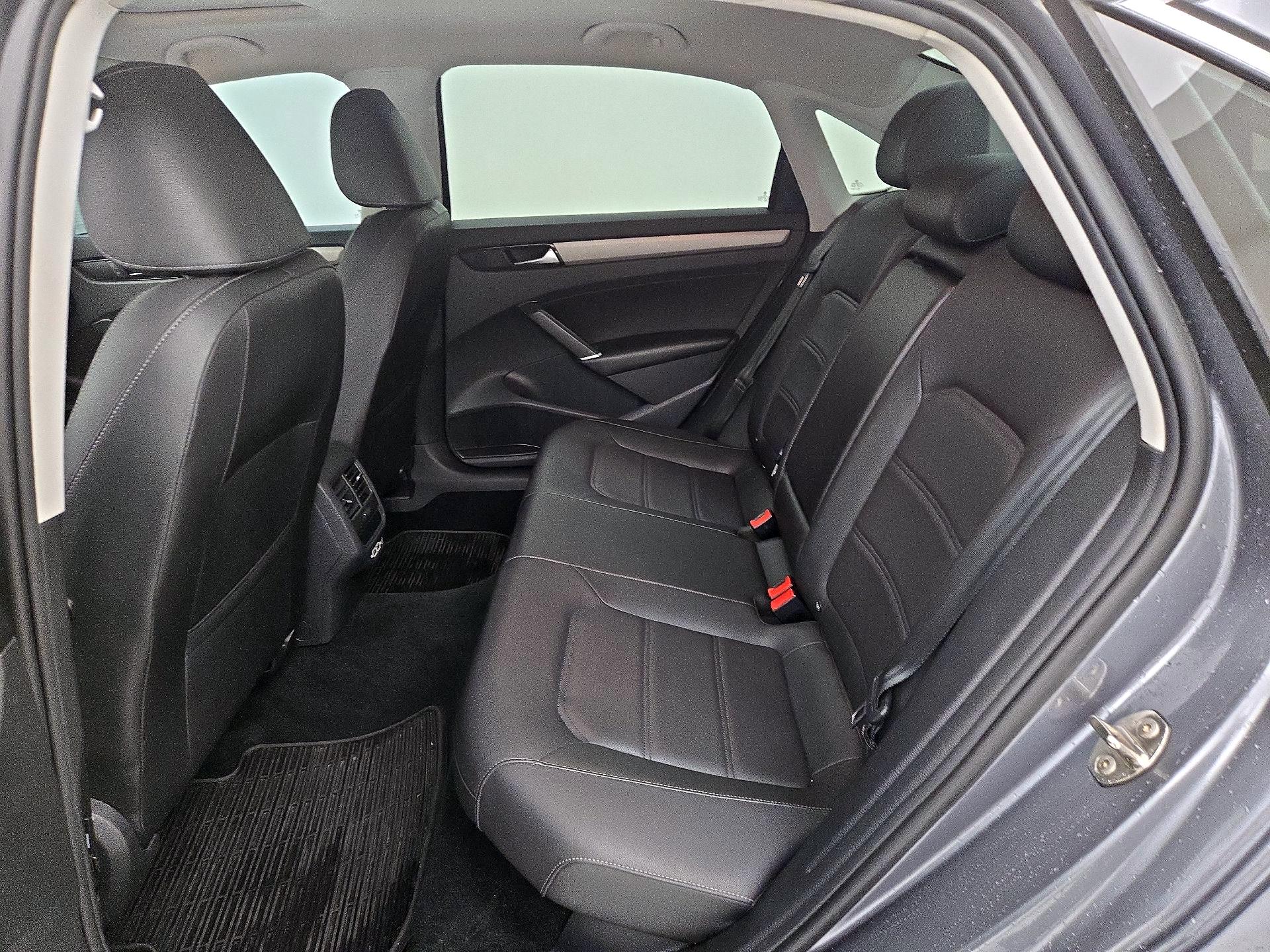 Thumbnail: 2021 Volkswagen Passat - 20