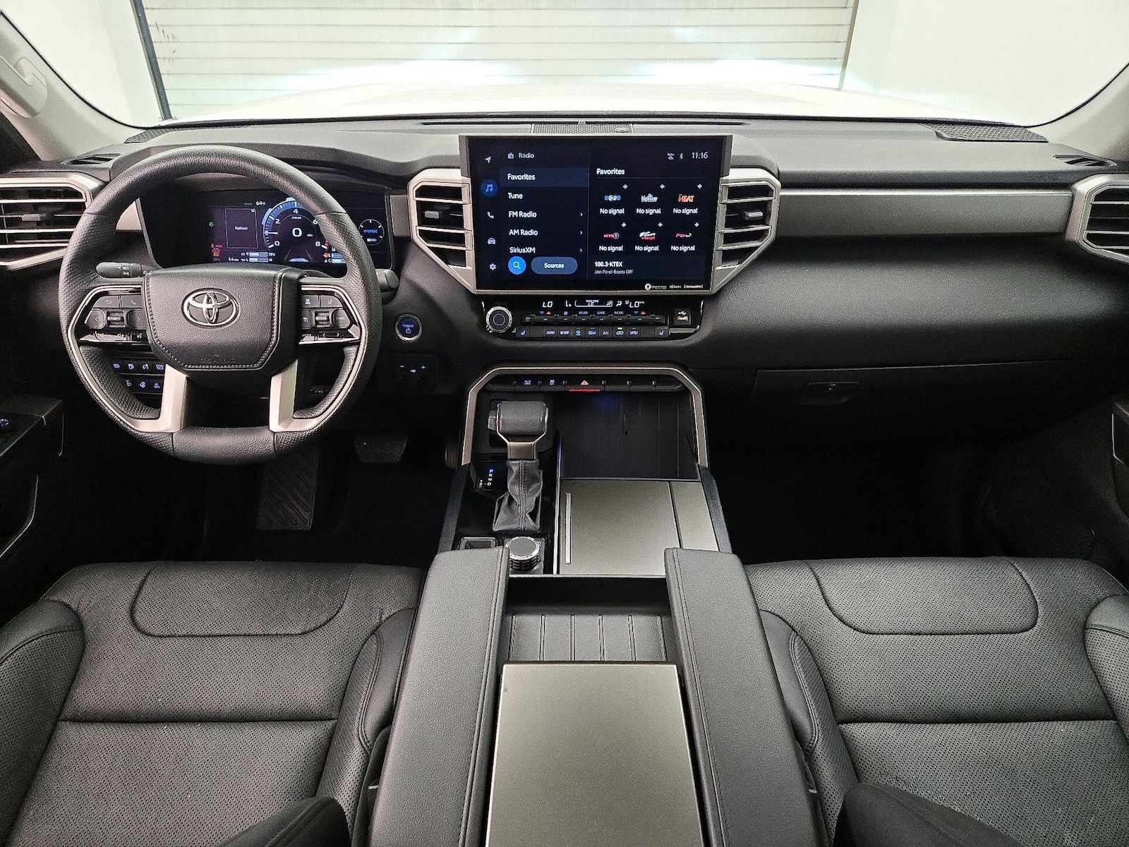 2024 Toyota Sequoia SR5 - Photo 10