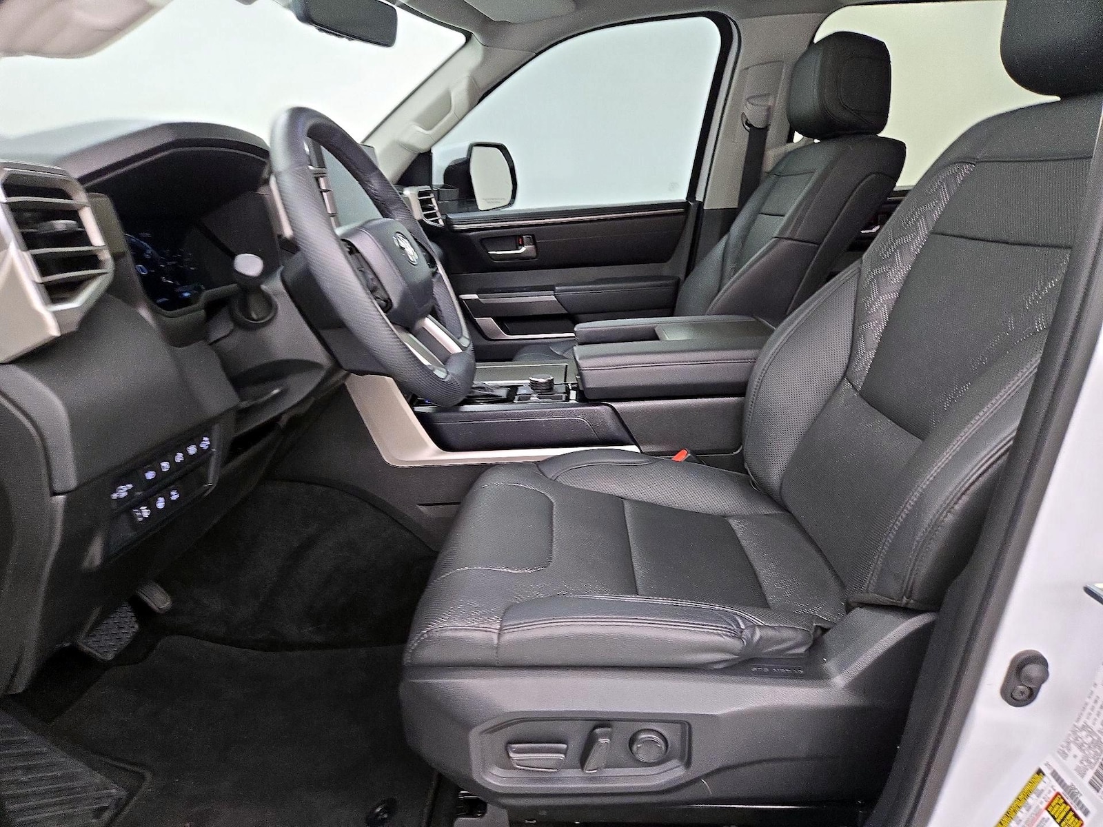 2024 Toyota Sequoia SR5 - Photo 12