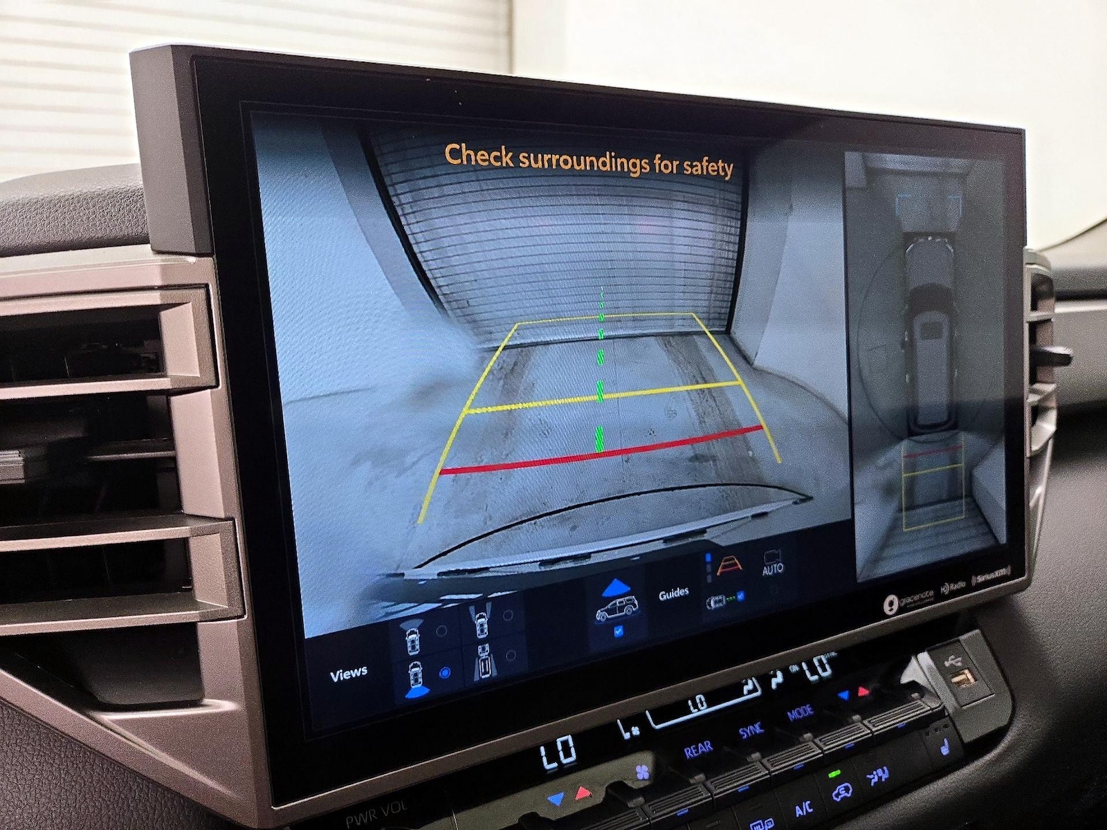 2024 Toyota Sequoia SR5 - Photo 15