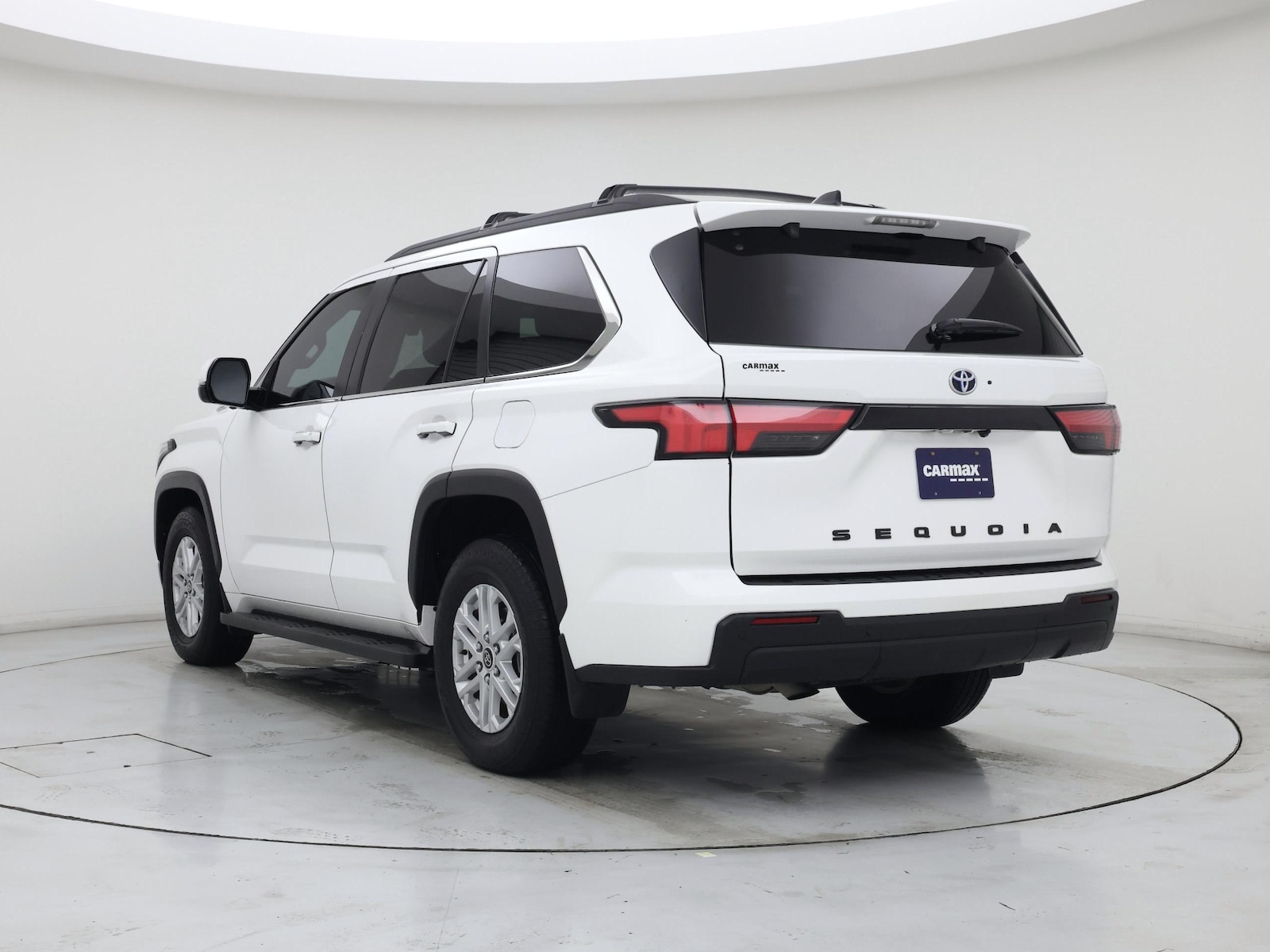 2024 Toyota Sequoia SR5 - Photo 3