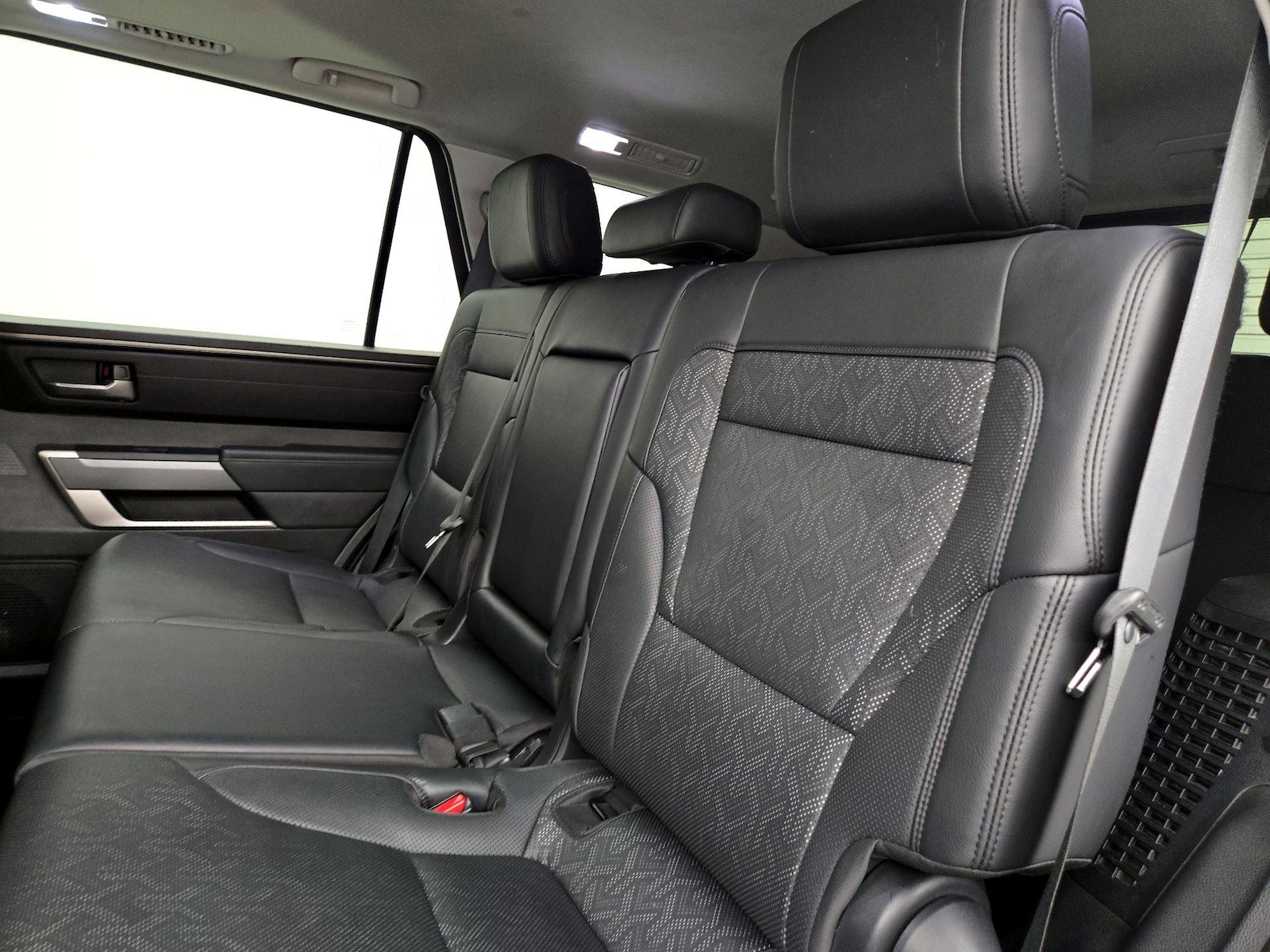 2024 Toyota Sequoia SR5 - Photo 21