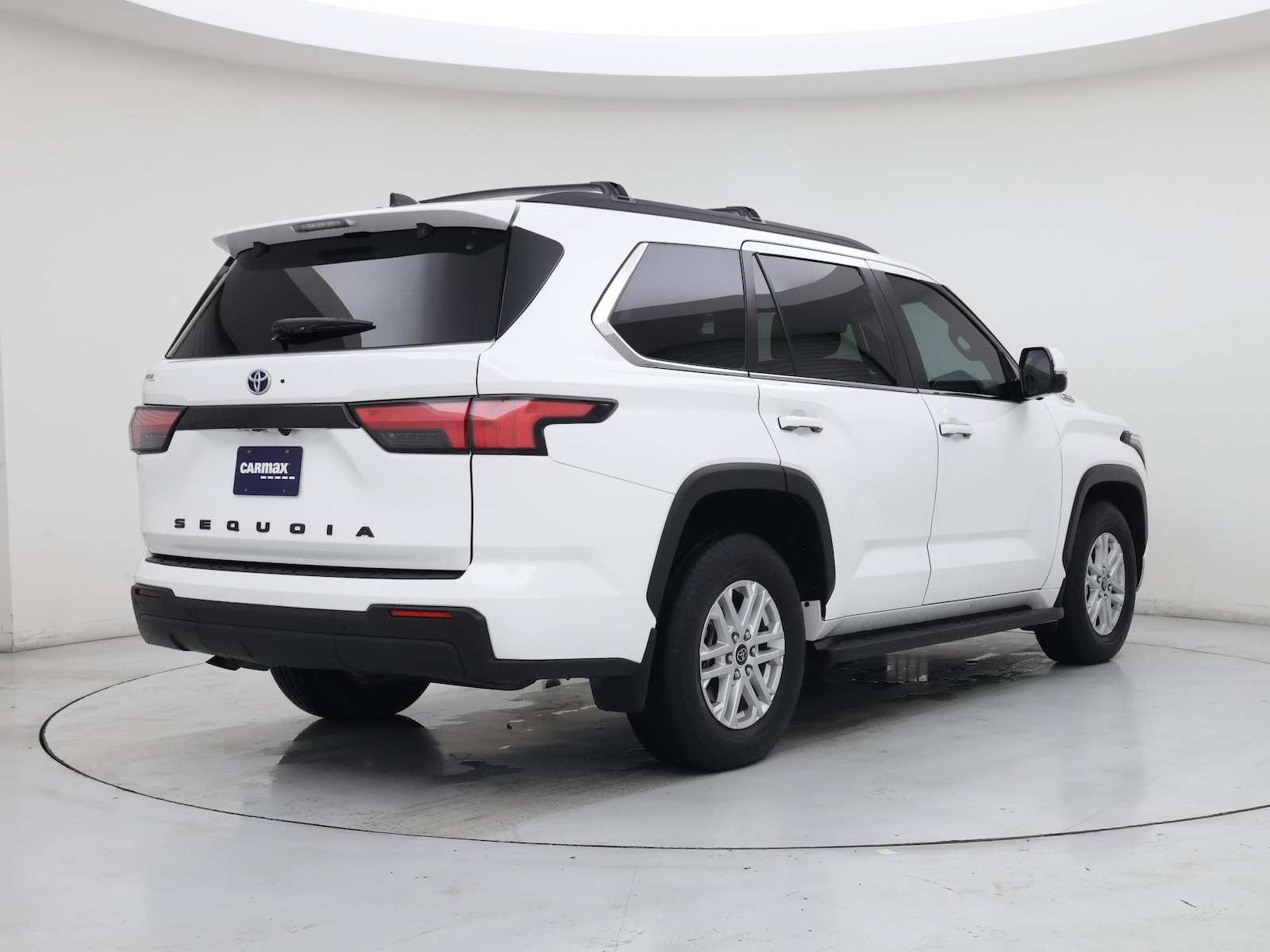 2024 Toyota Sequoia SR5 - Photo 9