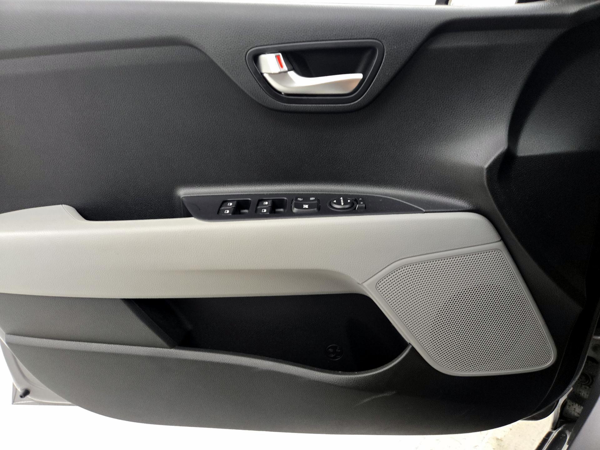 Thumbnail: 2023 Kia Rio - 12