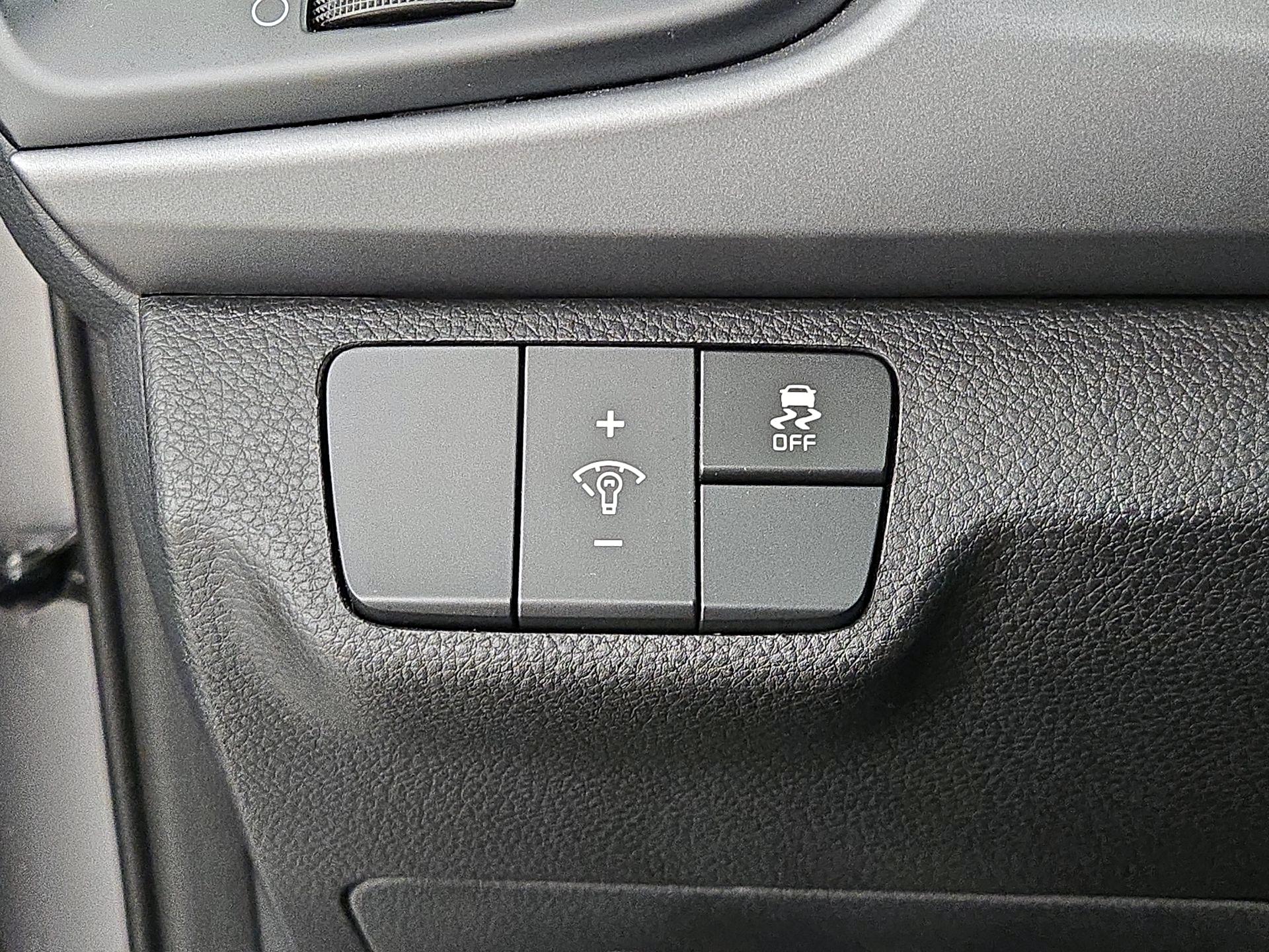 Thumbnail: 2023 Kia Rio - 13