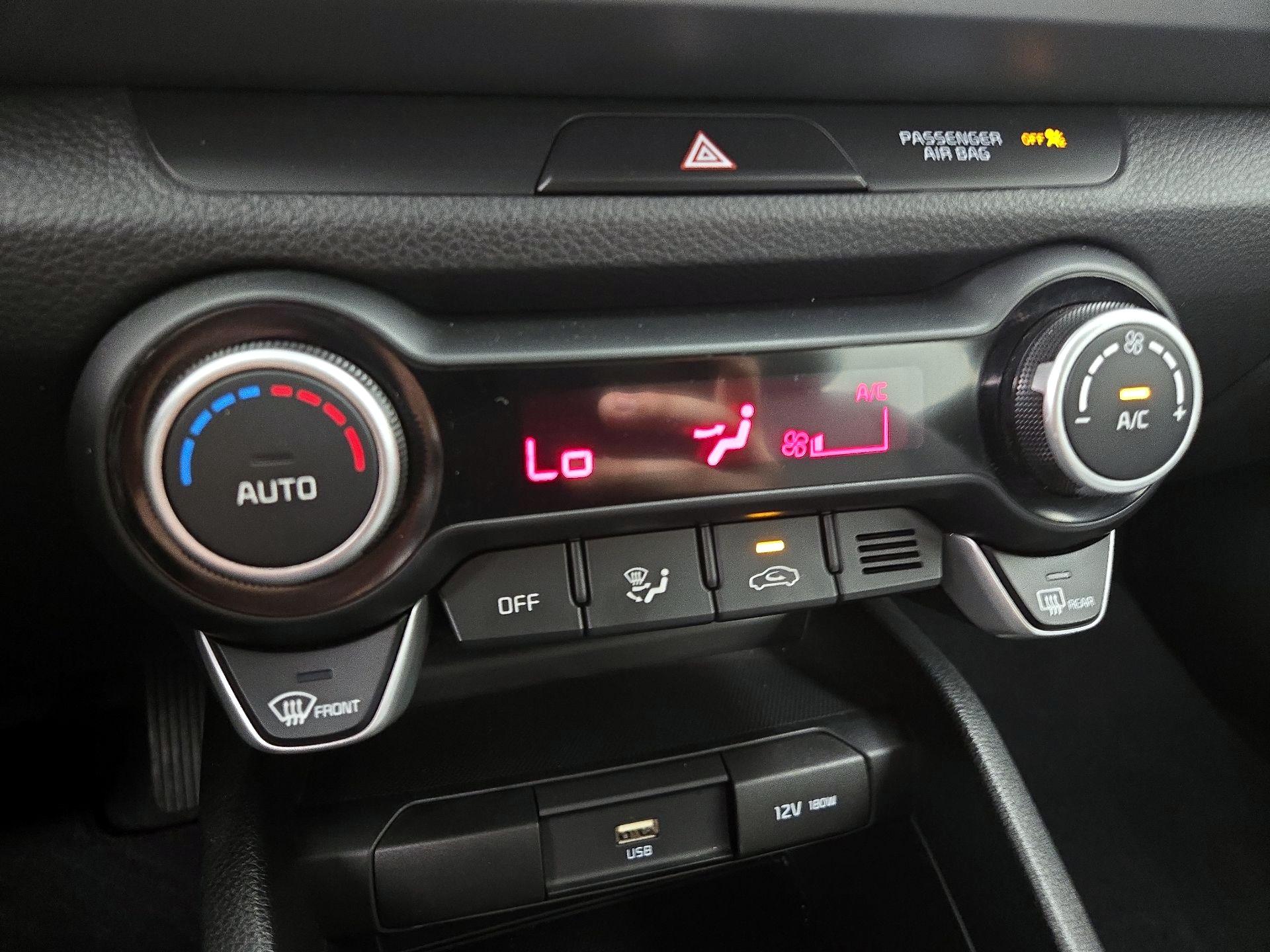 Thumbnail: 2023 Kia Rio - 16