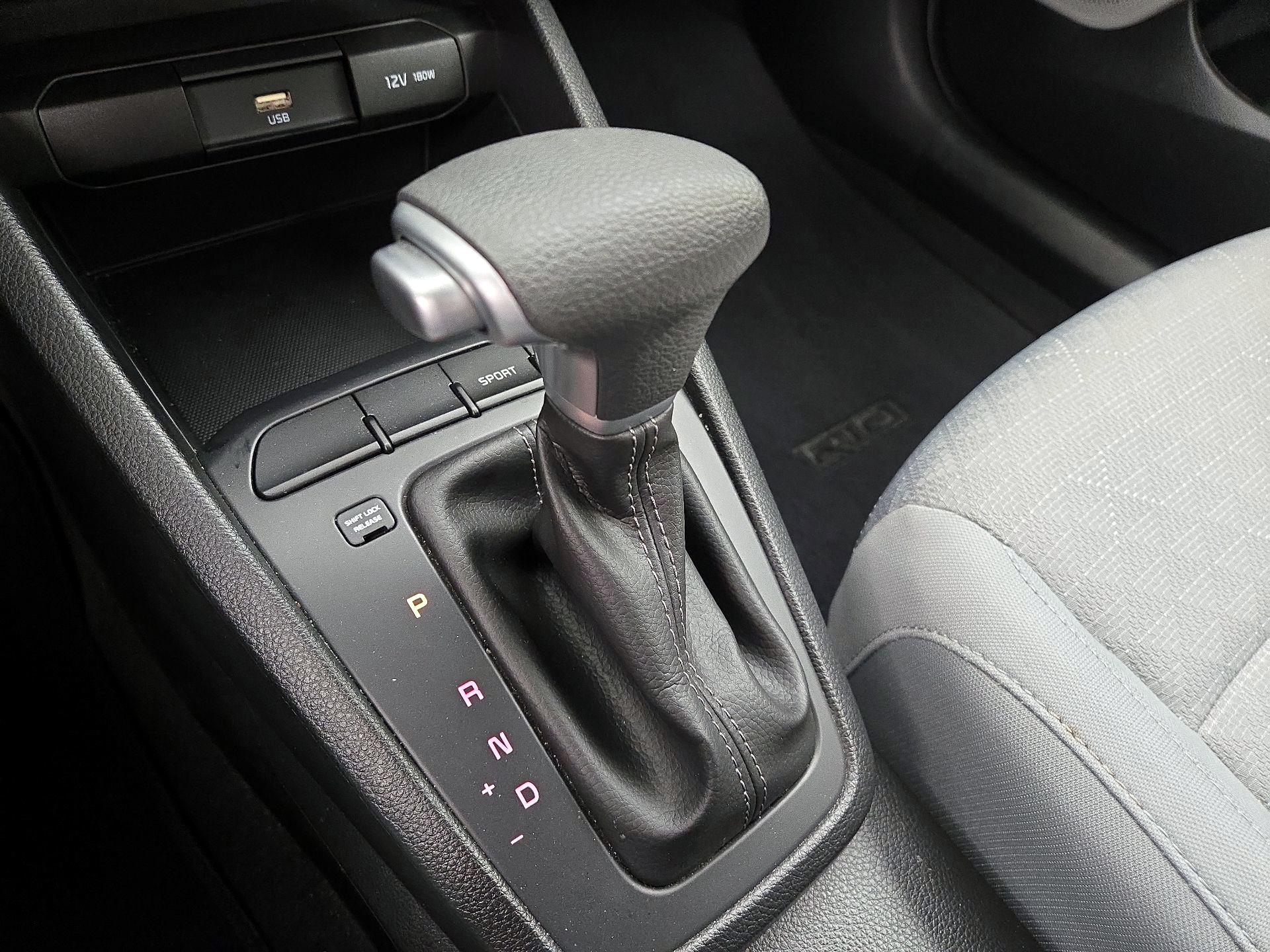 Thumbnail: 2023 Kia Rio - 17