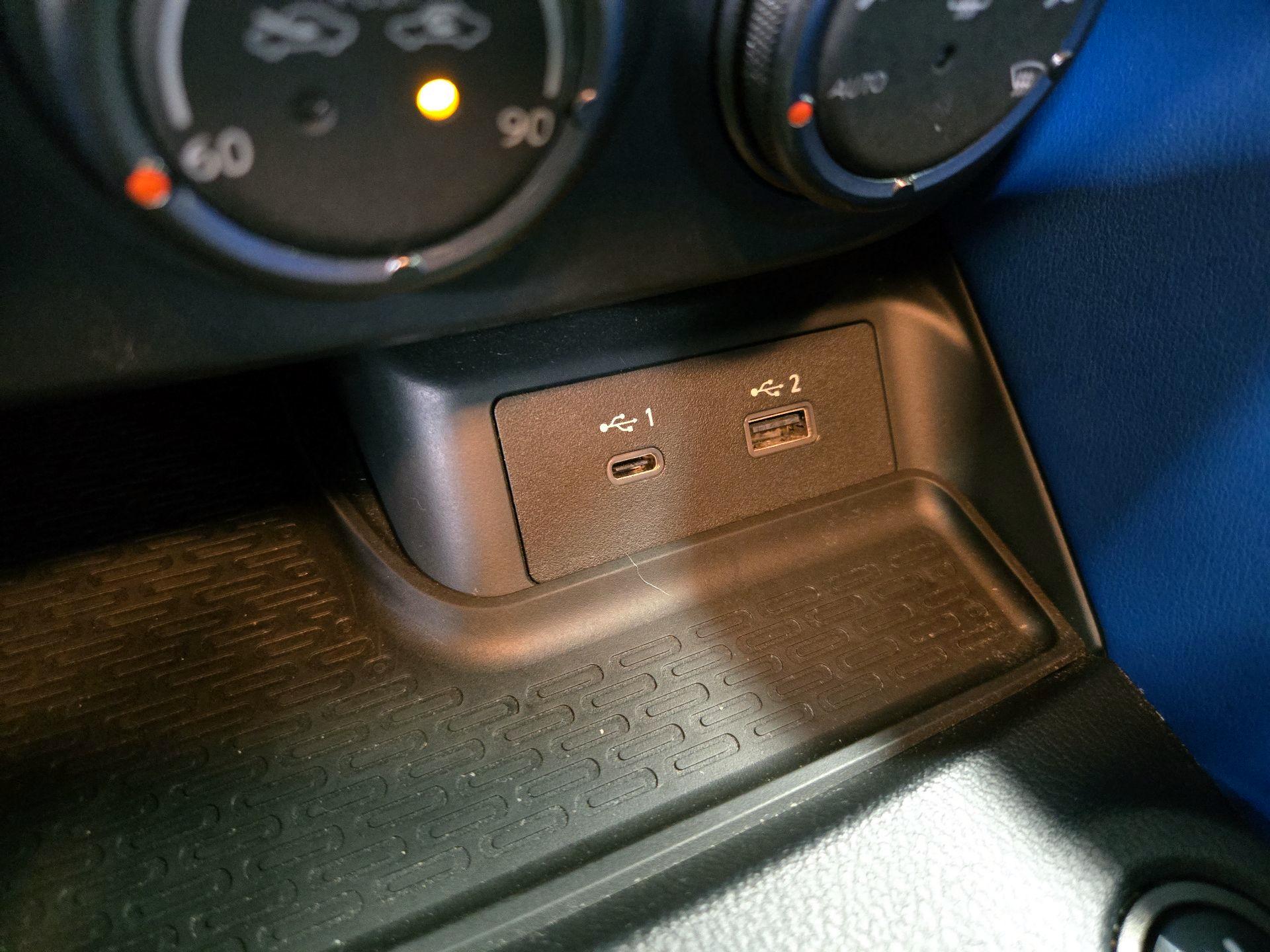 Thumbnail: 2024 Nissan Z - 19