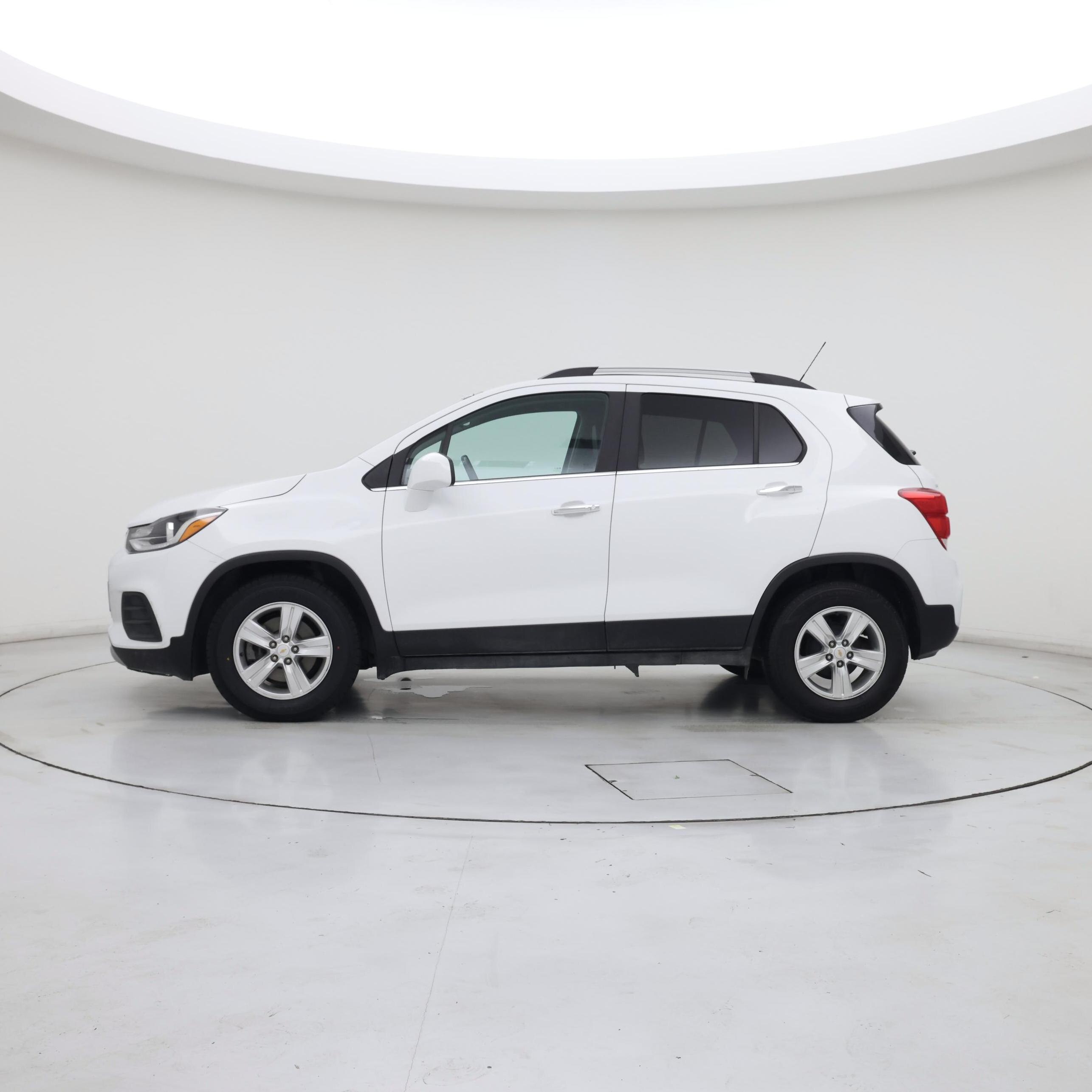 Thumbnail: 2020 Chevrolet Trax - 3