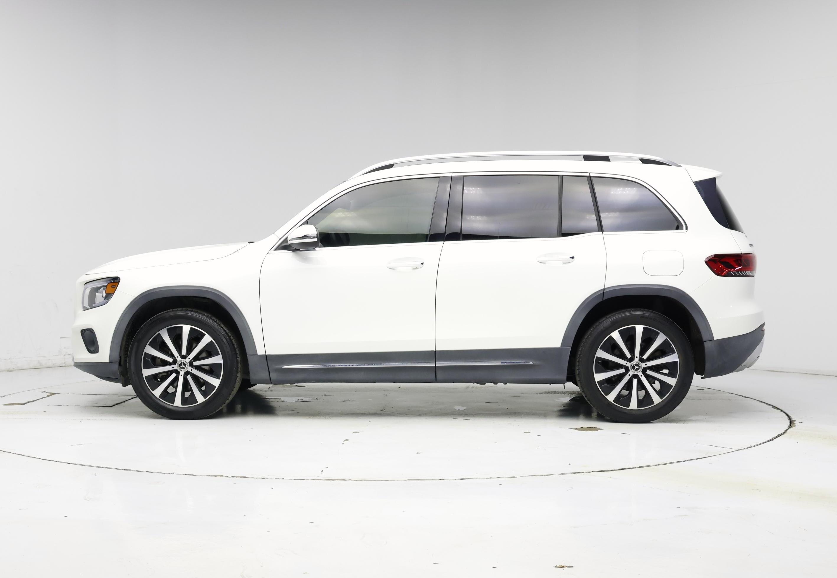 Thumbnail: 2022 Mercedes-Benz GLB - 3