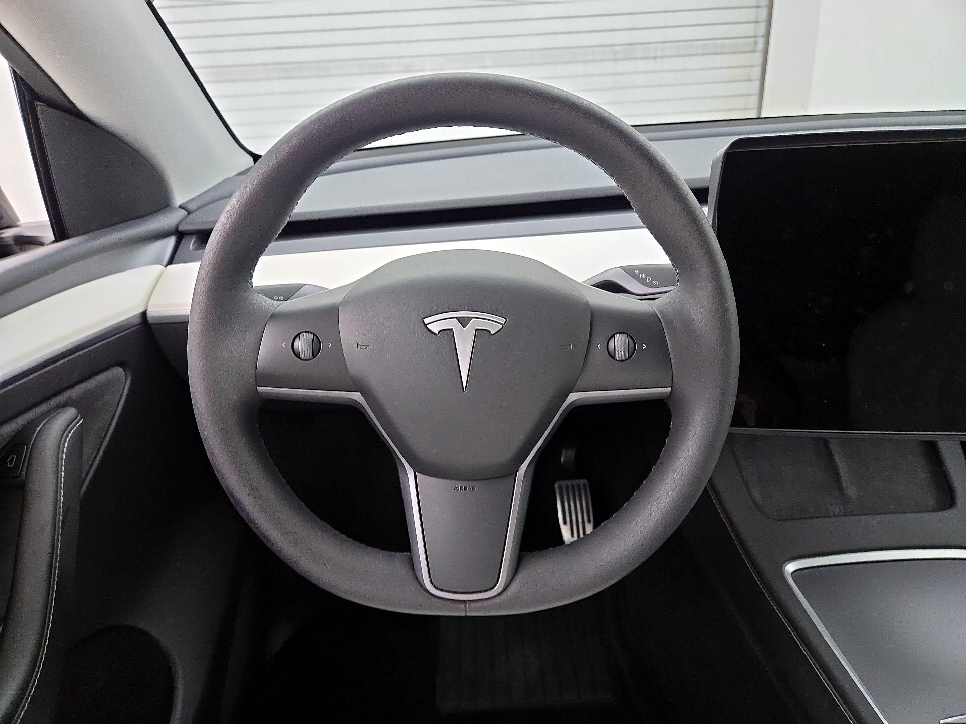 Thumbnail: 2023 Tesla Model Y - 10