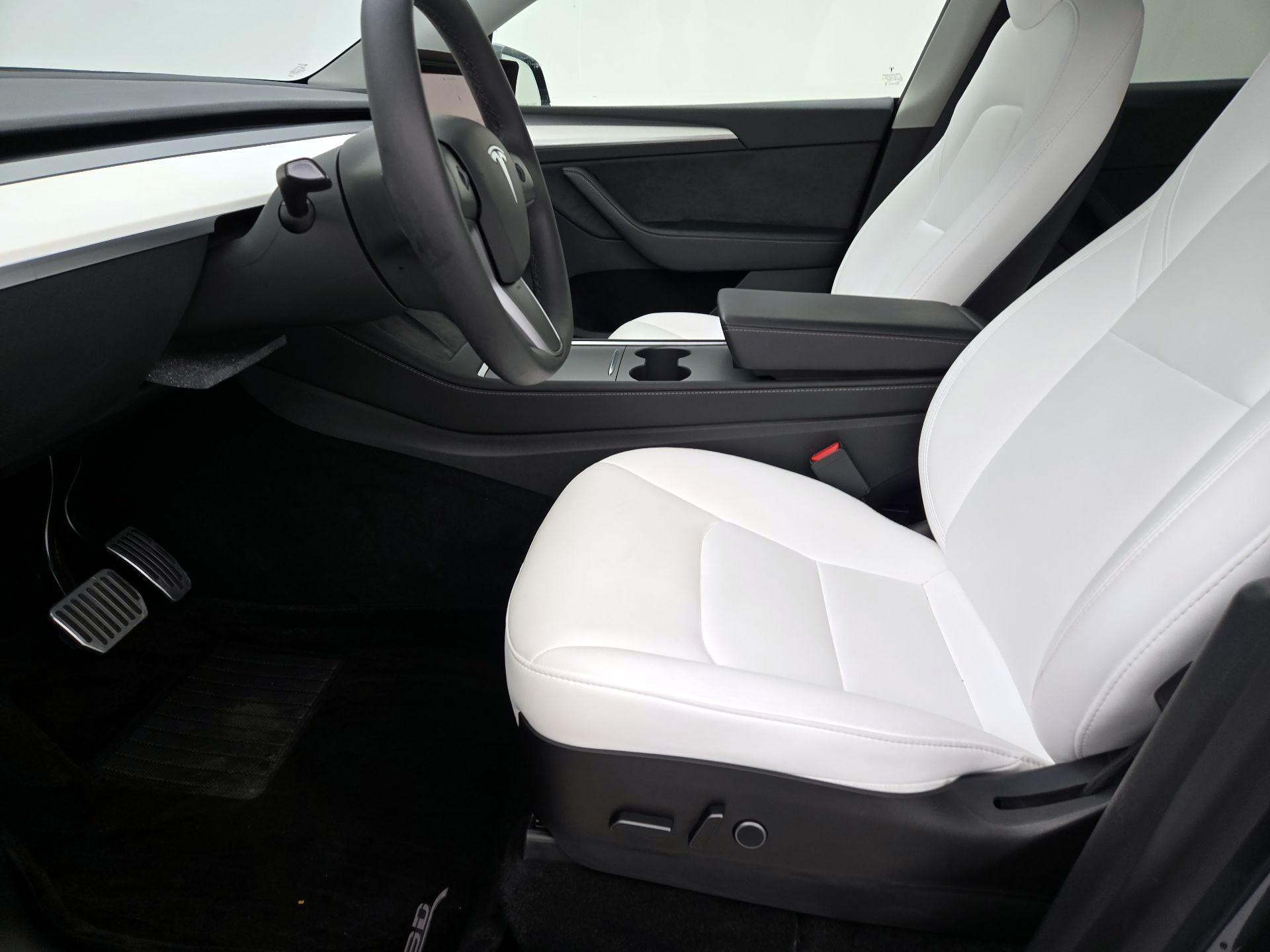 Thumbnail: 2023 Tesla Model Y - 11