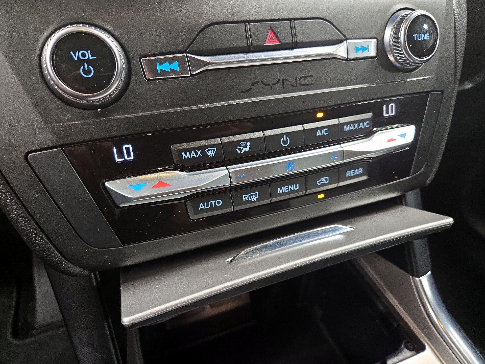 Thumbnail: 2020 Ford Explorer - 16