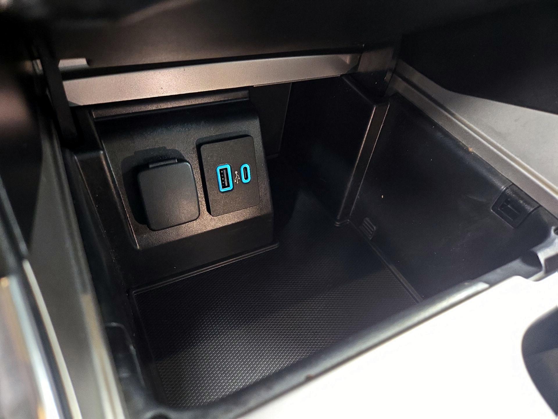 Thumbnail: 2020 Ford Explorer - 18