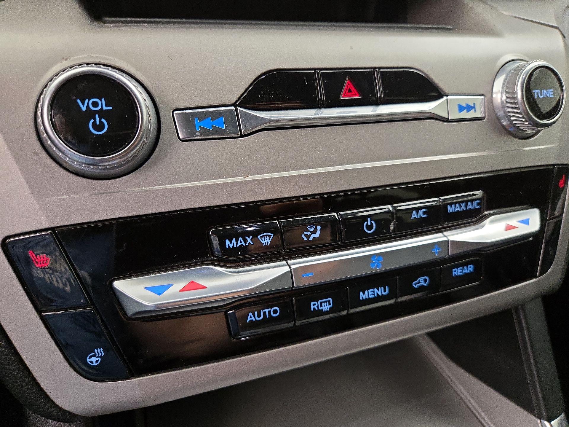 Thumbnail: 2022 Ford Explorer - 17