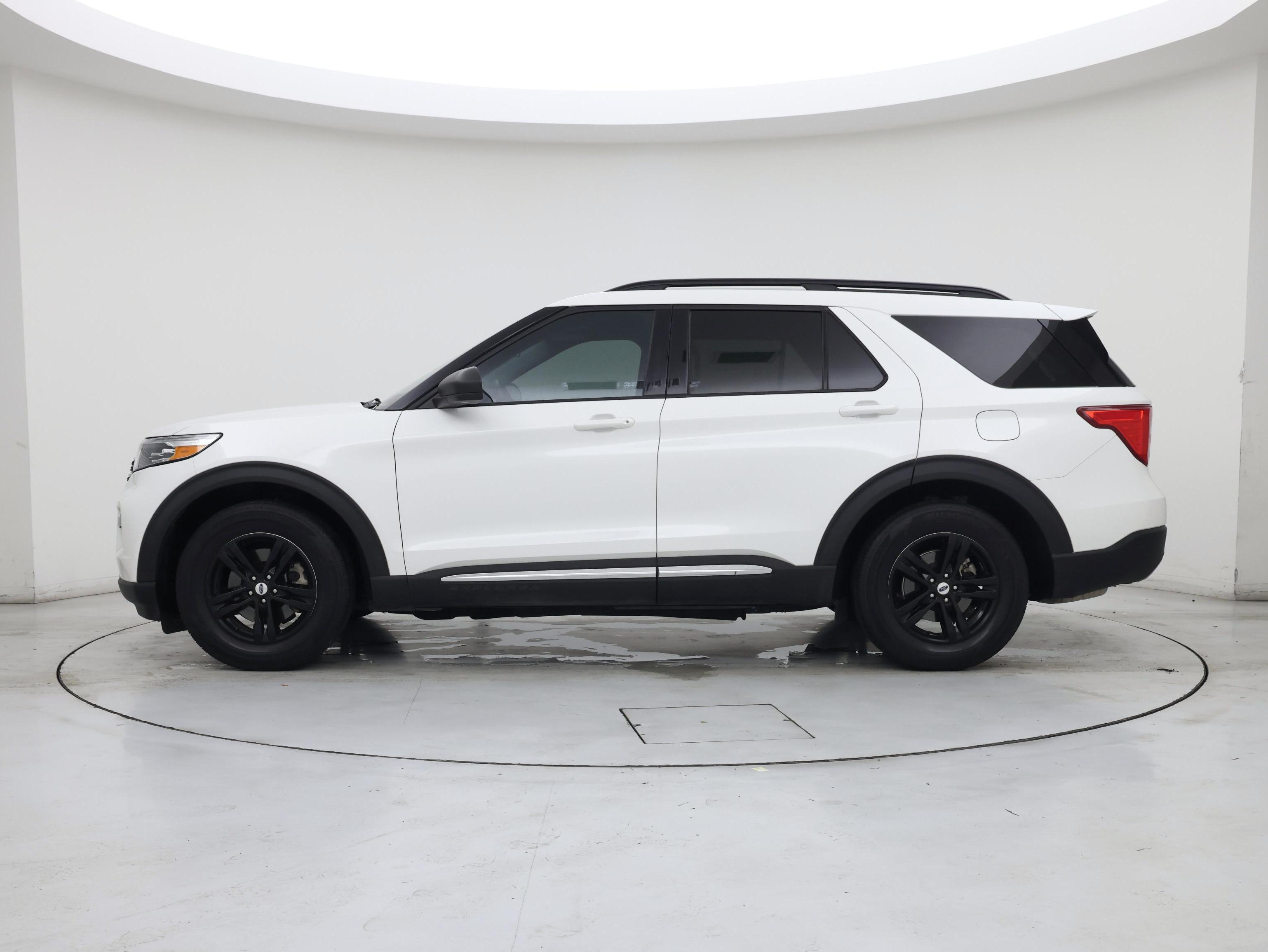 Thumbnail: 2022 Ford Explorer - 3