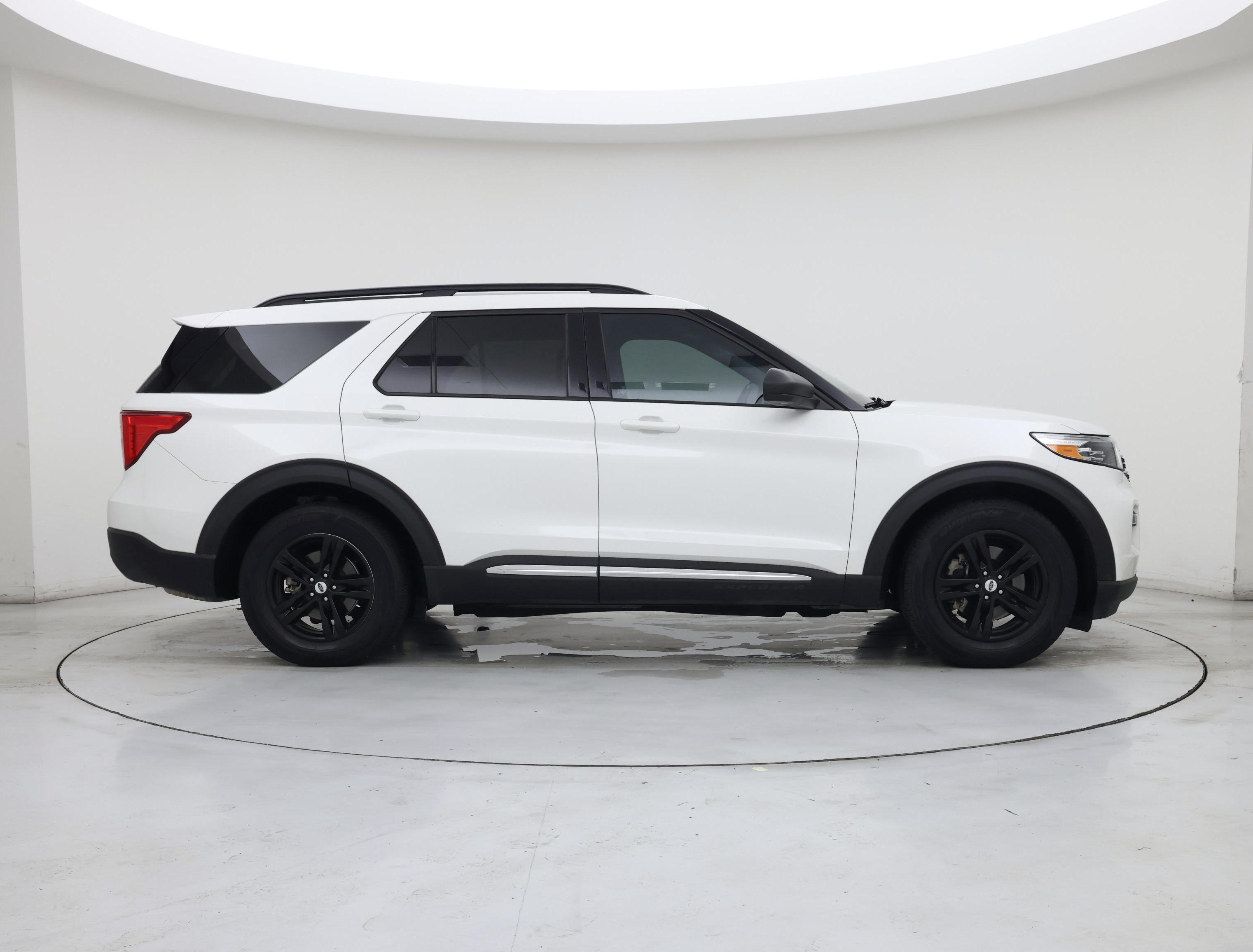 Thumbnail: 2022 Ford Explorer - 7