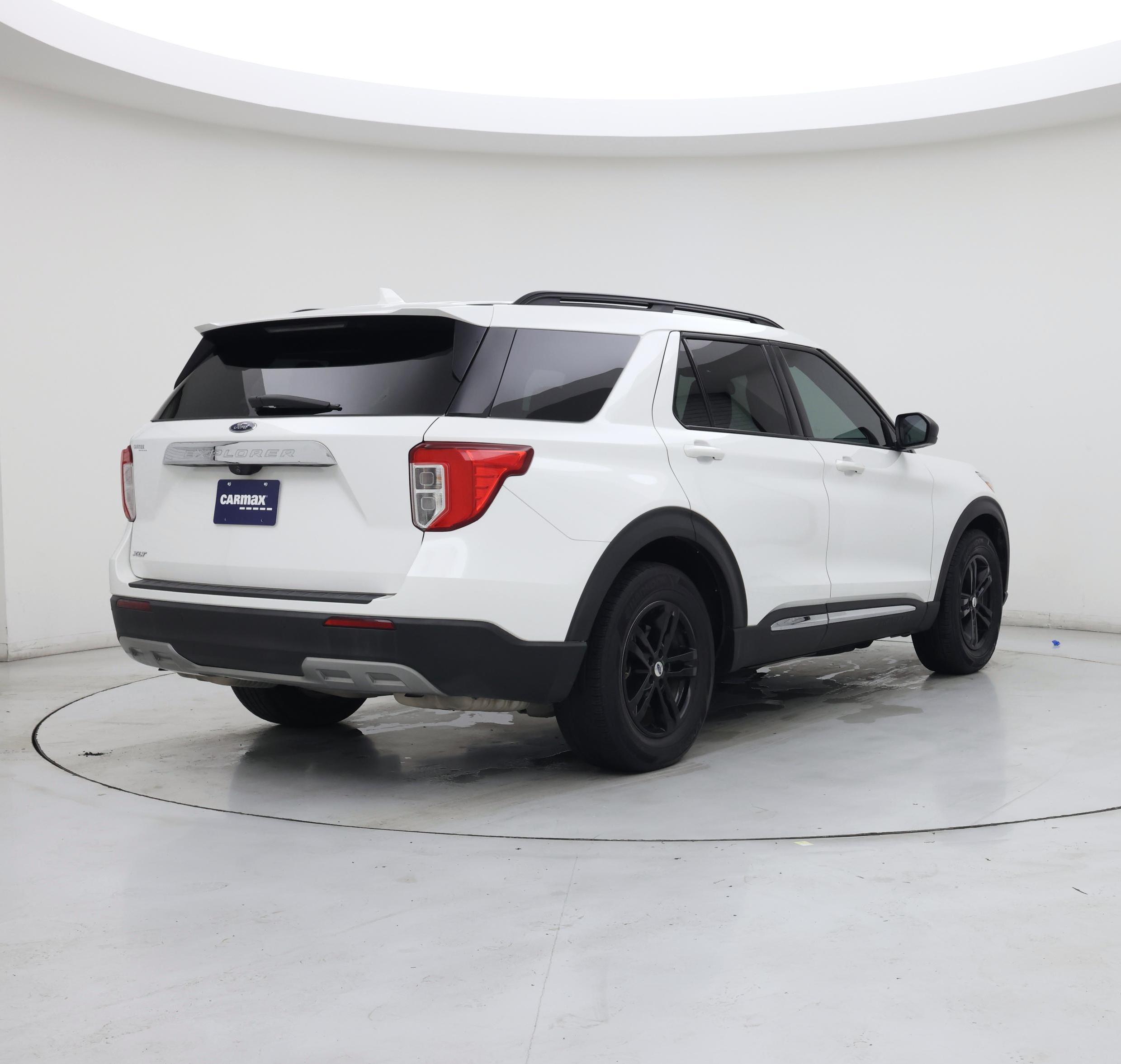 Thumbnail: 2022 Ford Explorer - 8