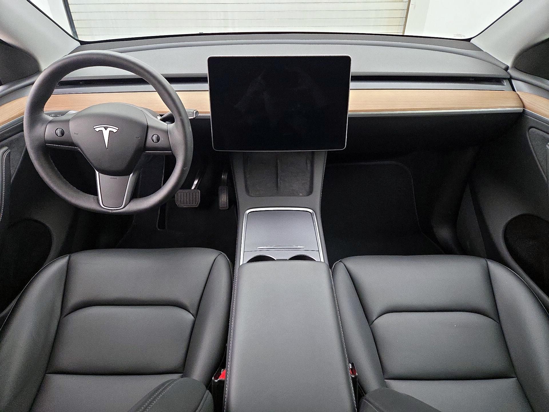 Thumbnail: 2025 Tesla Model Y - 9