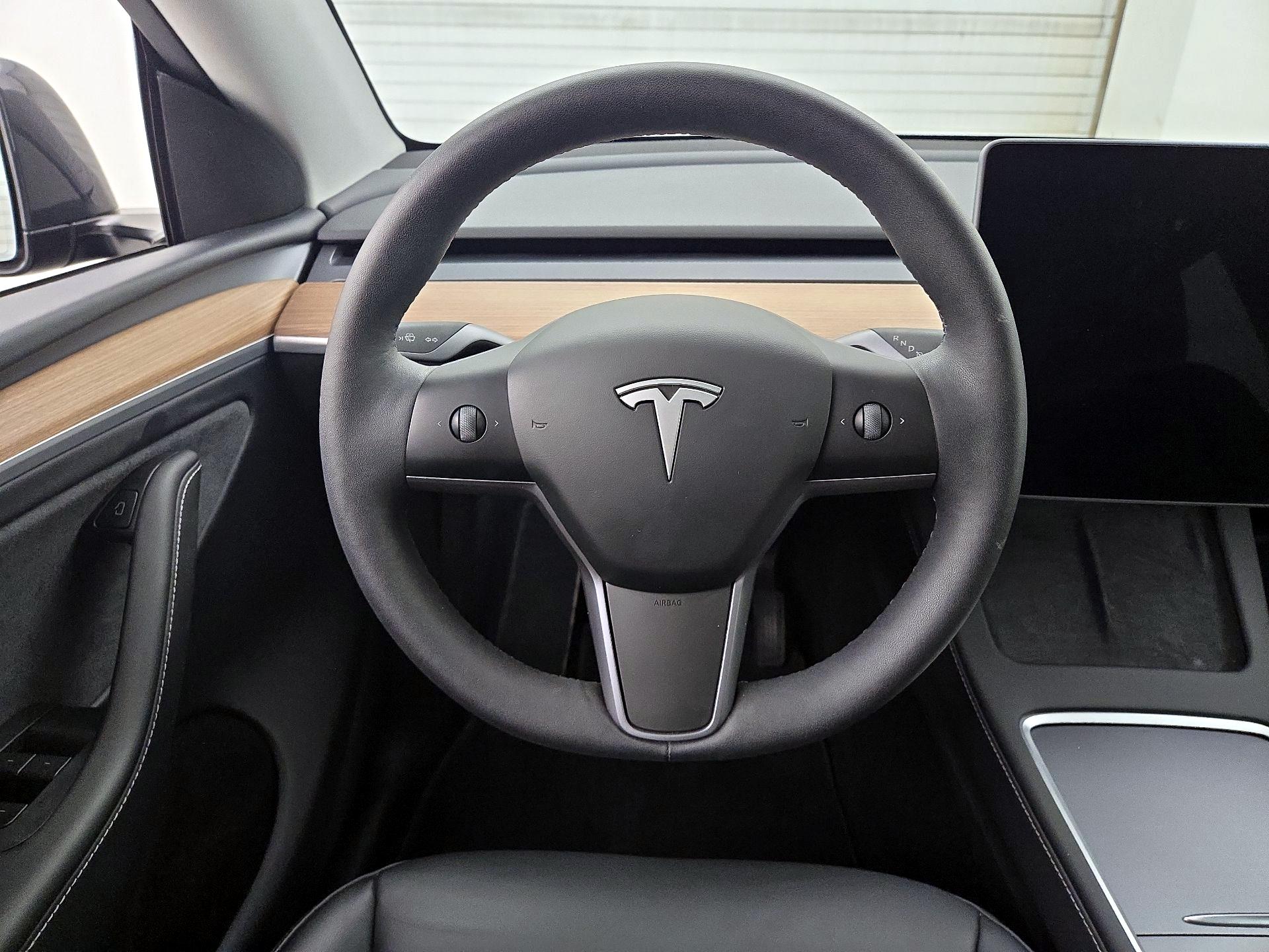 Thumbnail: 2025 Tesla Model Y - 10