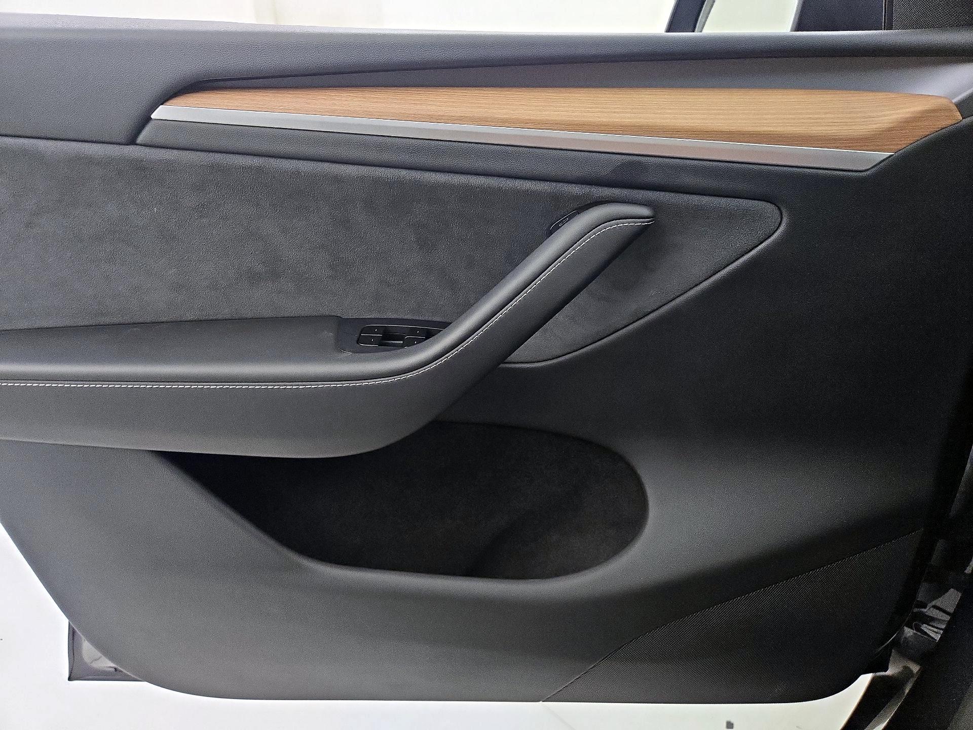 Thumbnail: 2025 Tesla Model Y - 12