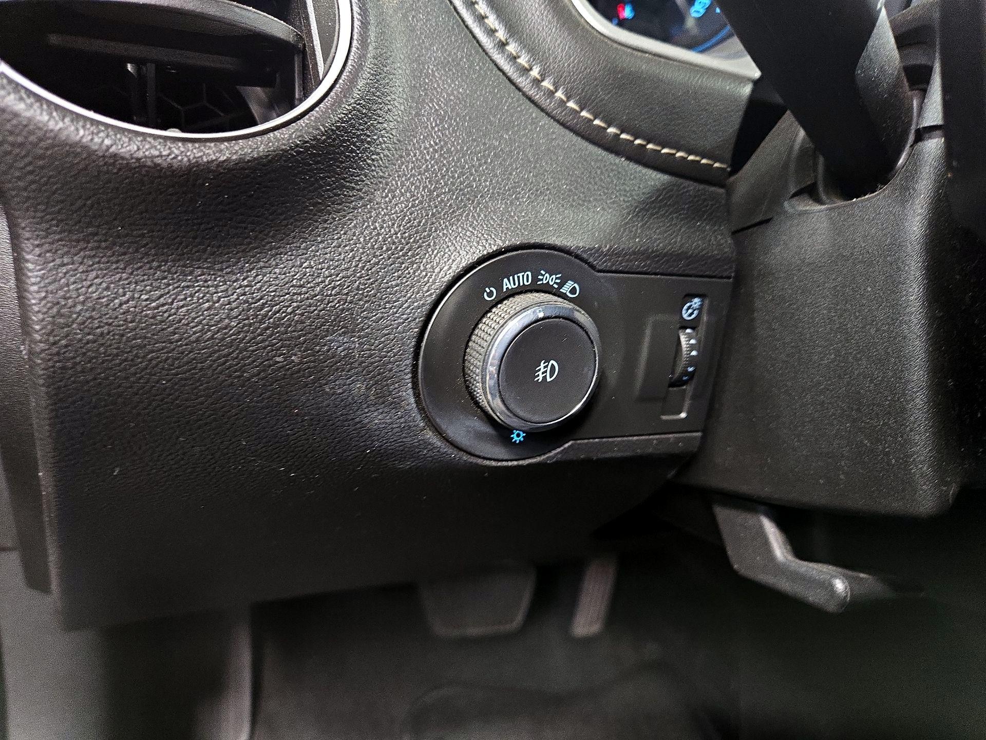 Thumbnail: 2015 Chevrolet Camaro - 13