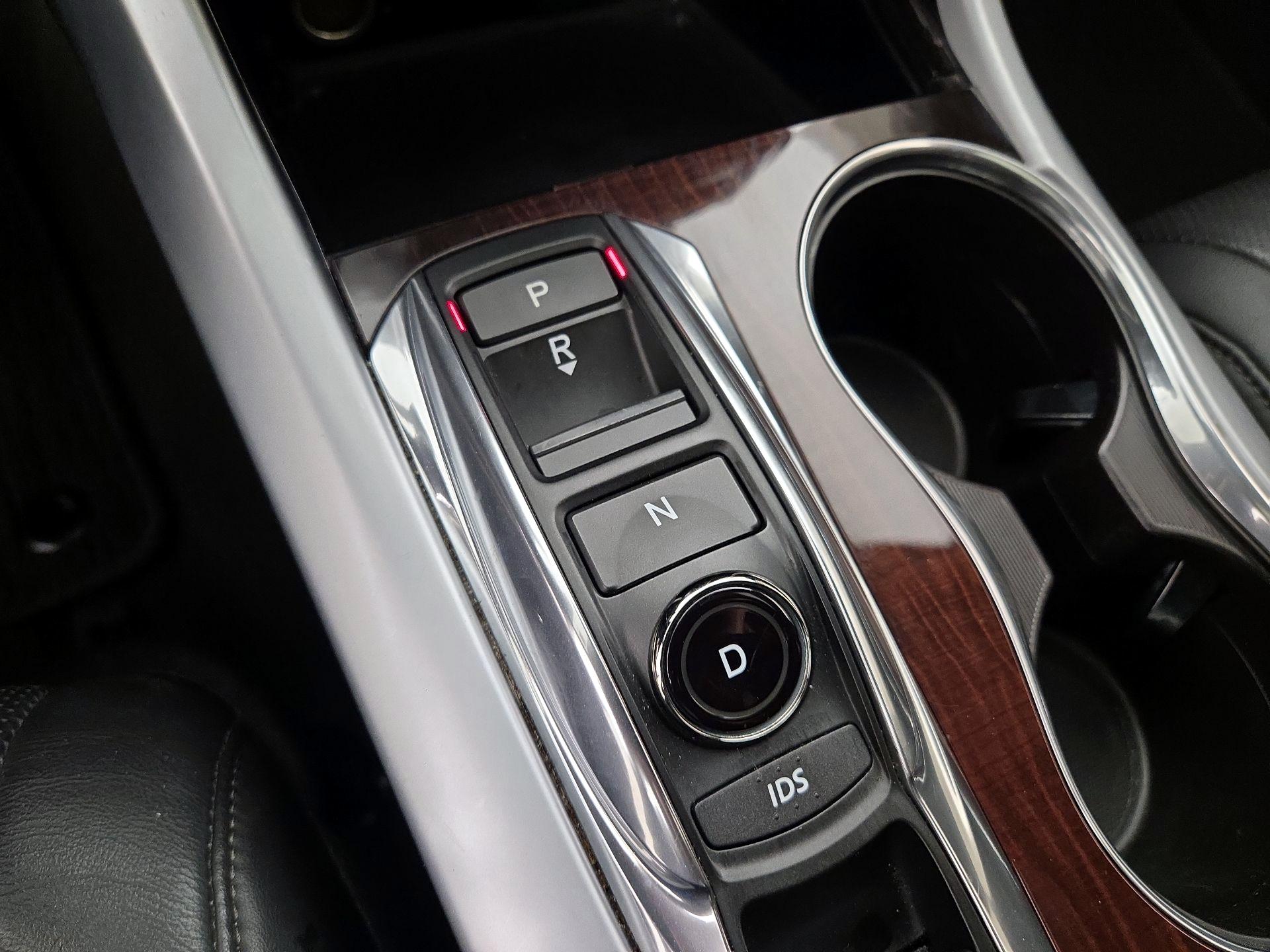 Thumbnail: 2016 Acura TLX - 18