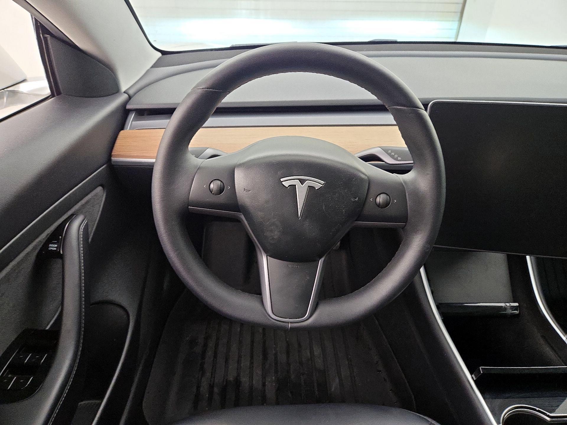 Thumbnail: 2020 Tesla Model 3 - 10