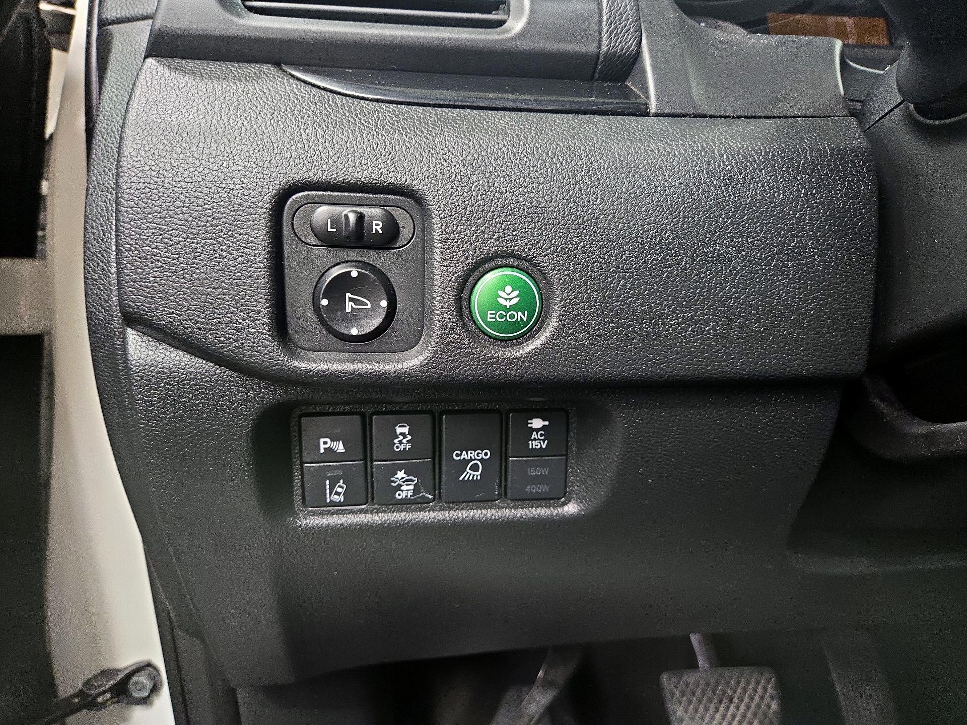 Thumbnail: 2017 Honda Ridgeline - 13