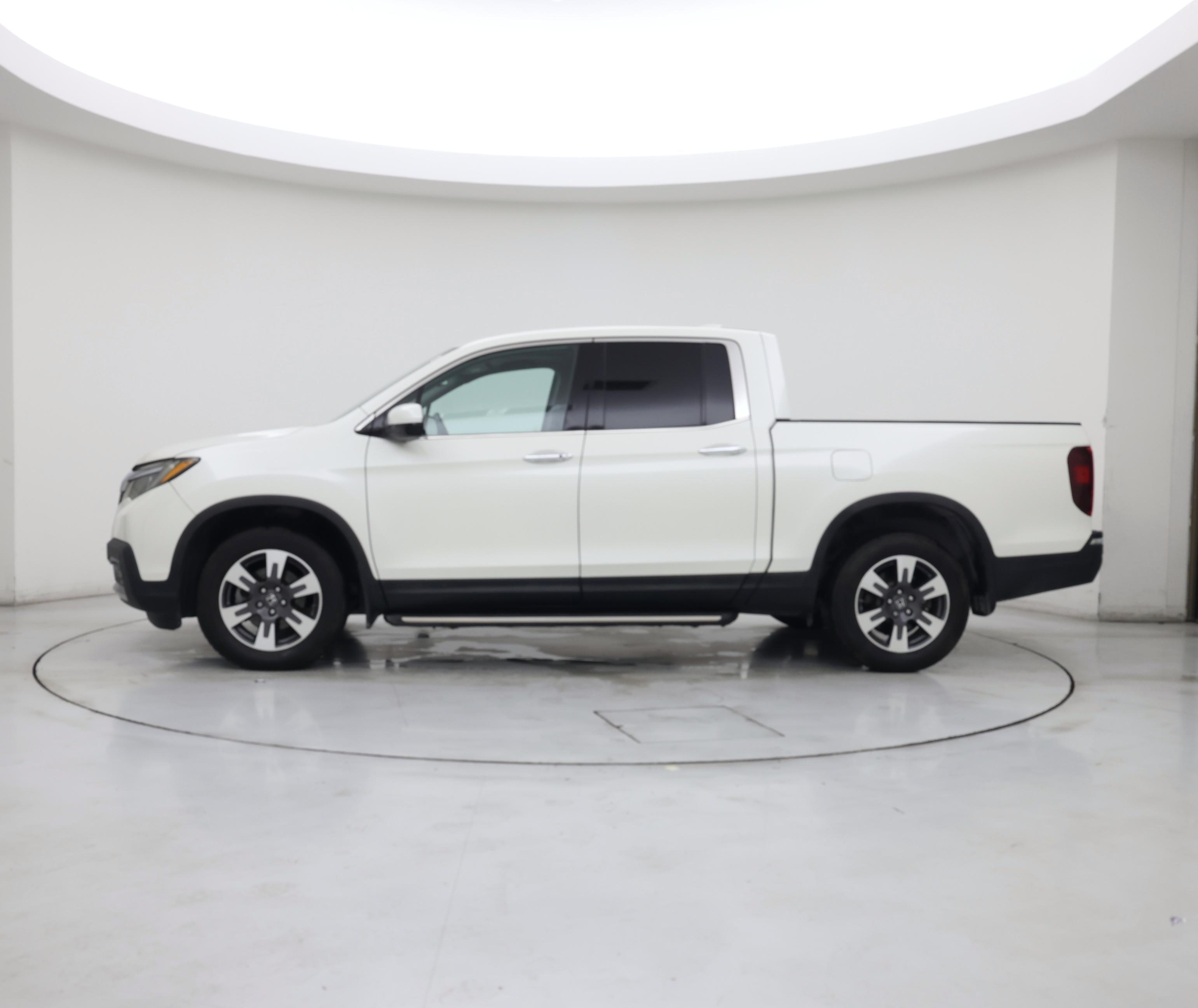 Thumbnail: 2017 Honda Ridgeline - 3