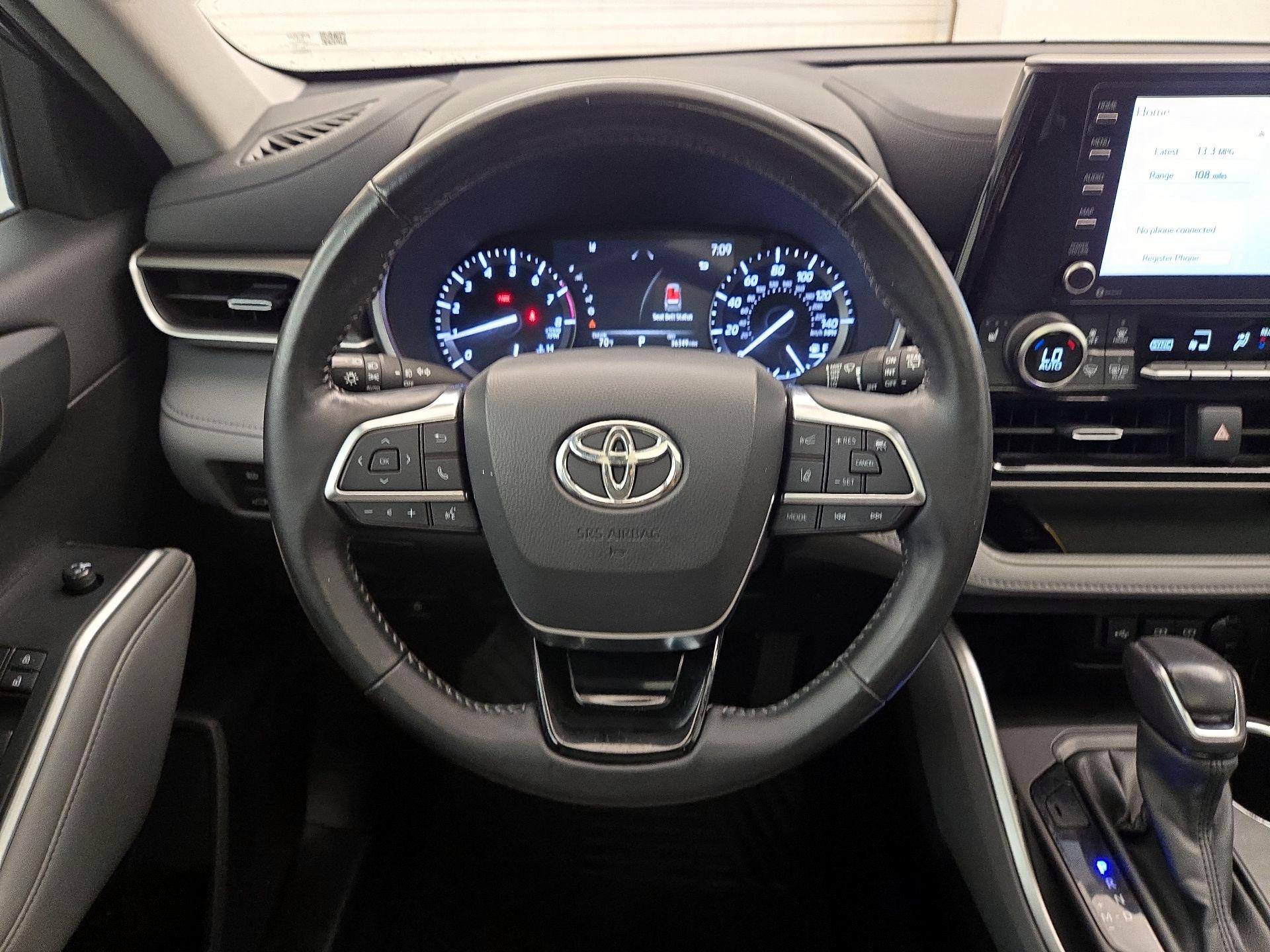 Thumbnail: 2021 Toyota Highlander - 10