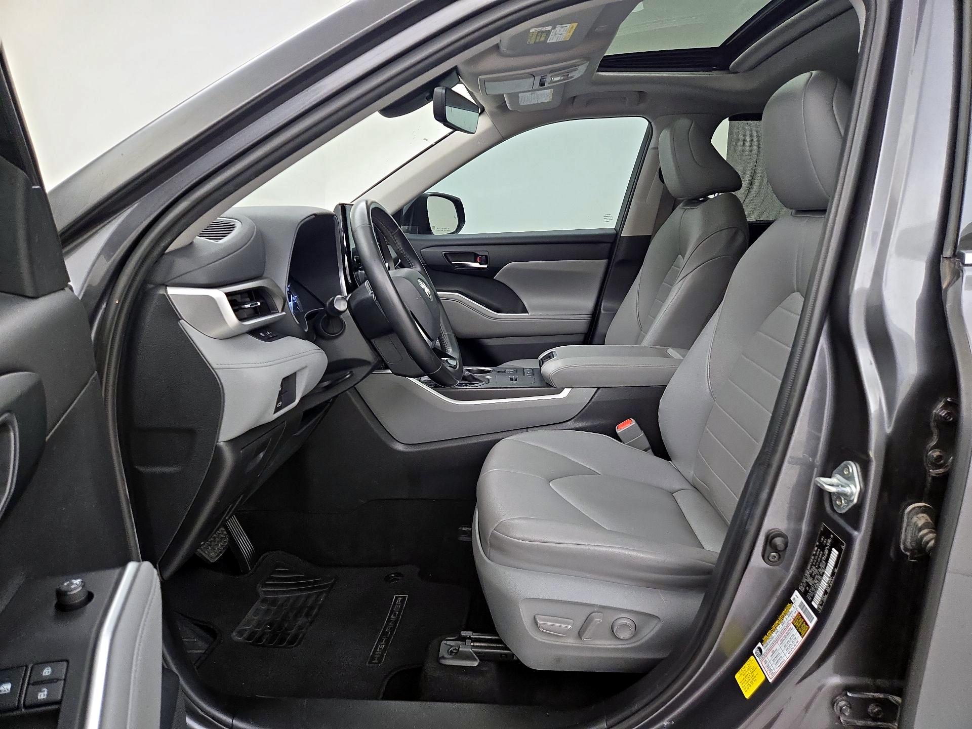 Thumbnail: 2021 Toyota Highlander - 11