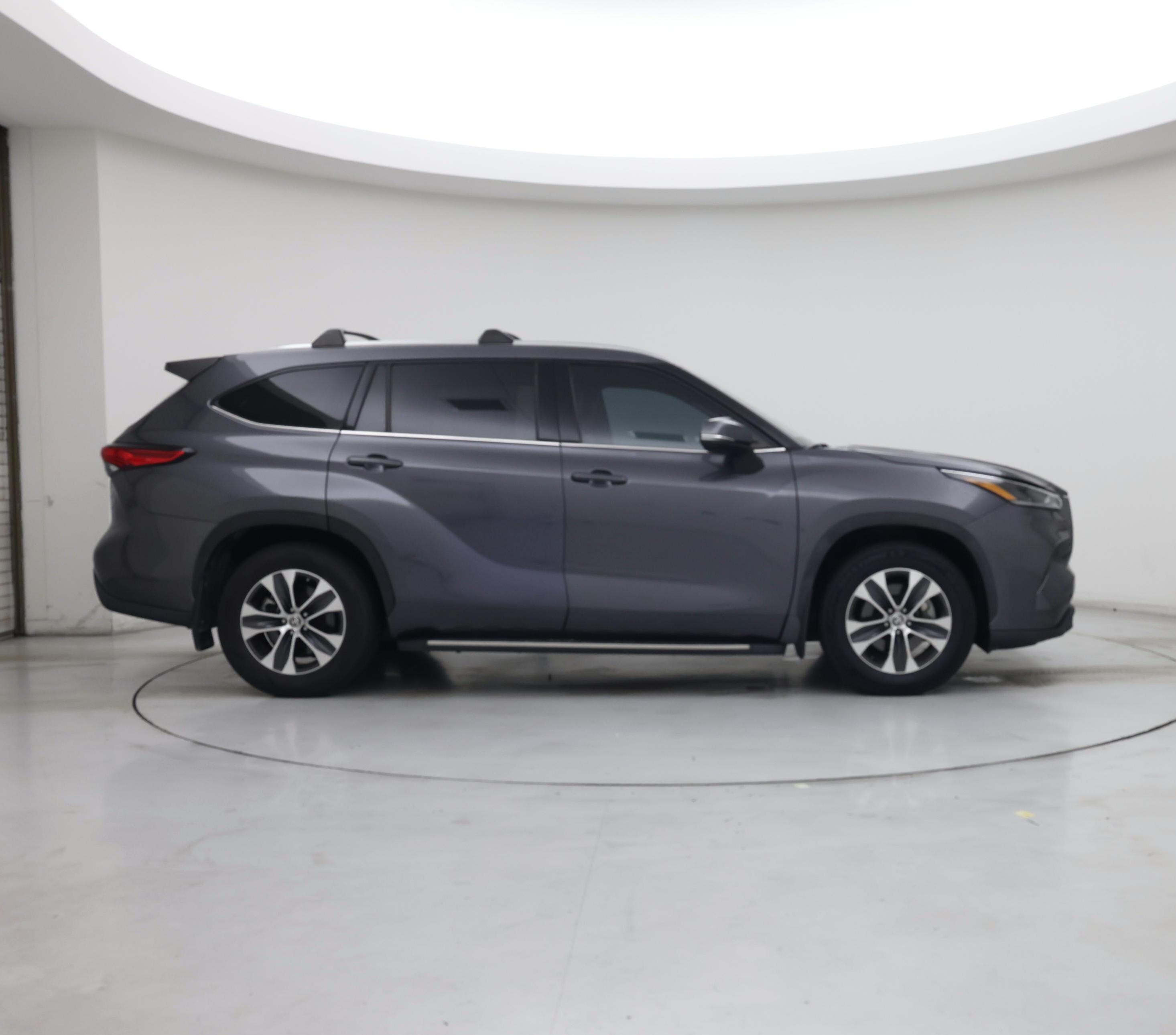 Thumbnail: 2021 Toyota Highlander - 7