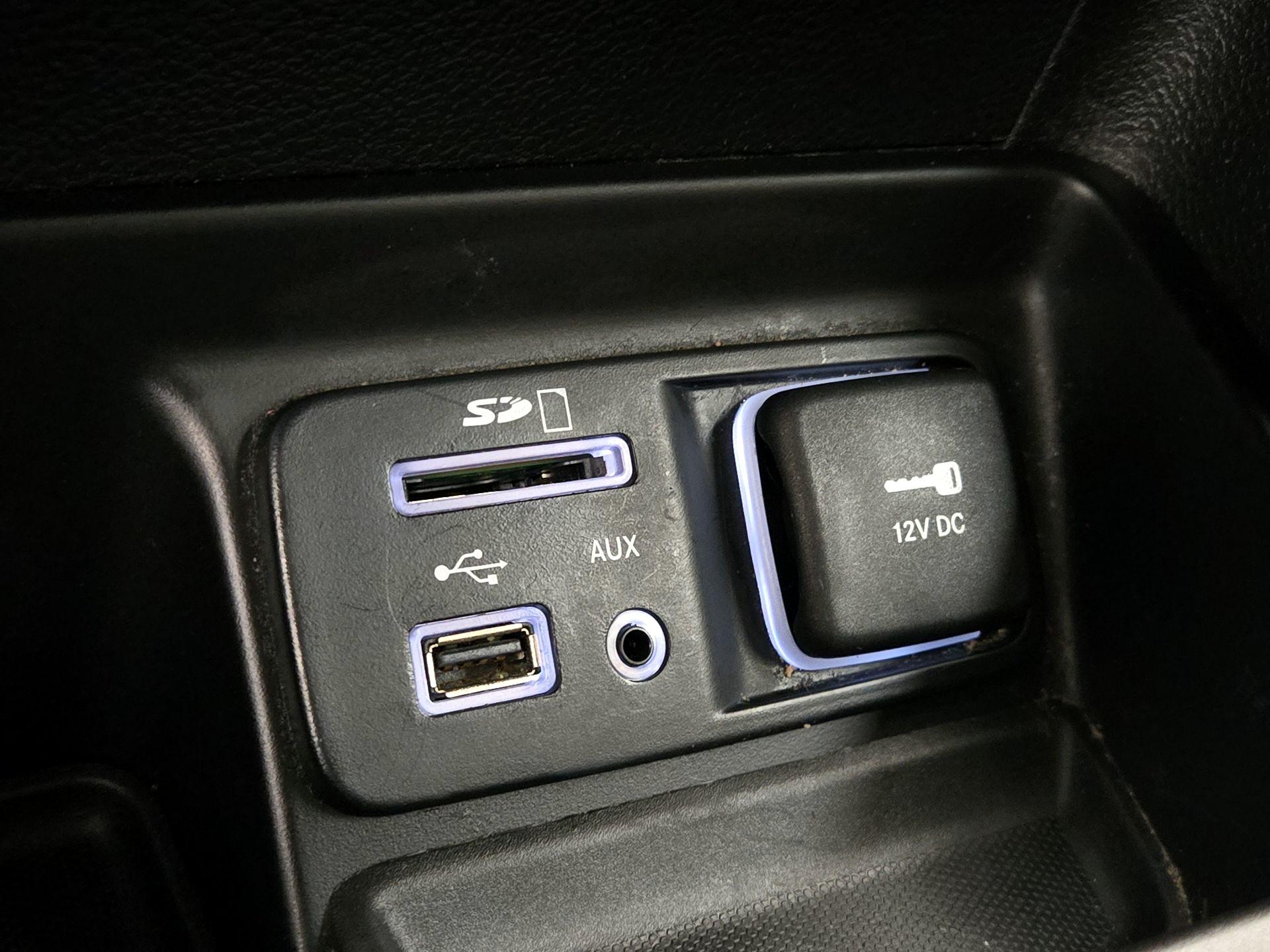 Thumbnail: 2017 Jeep Cherokee - 17