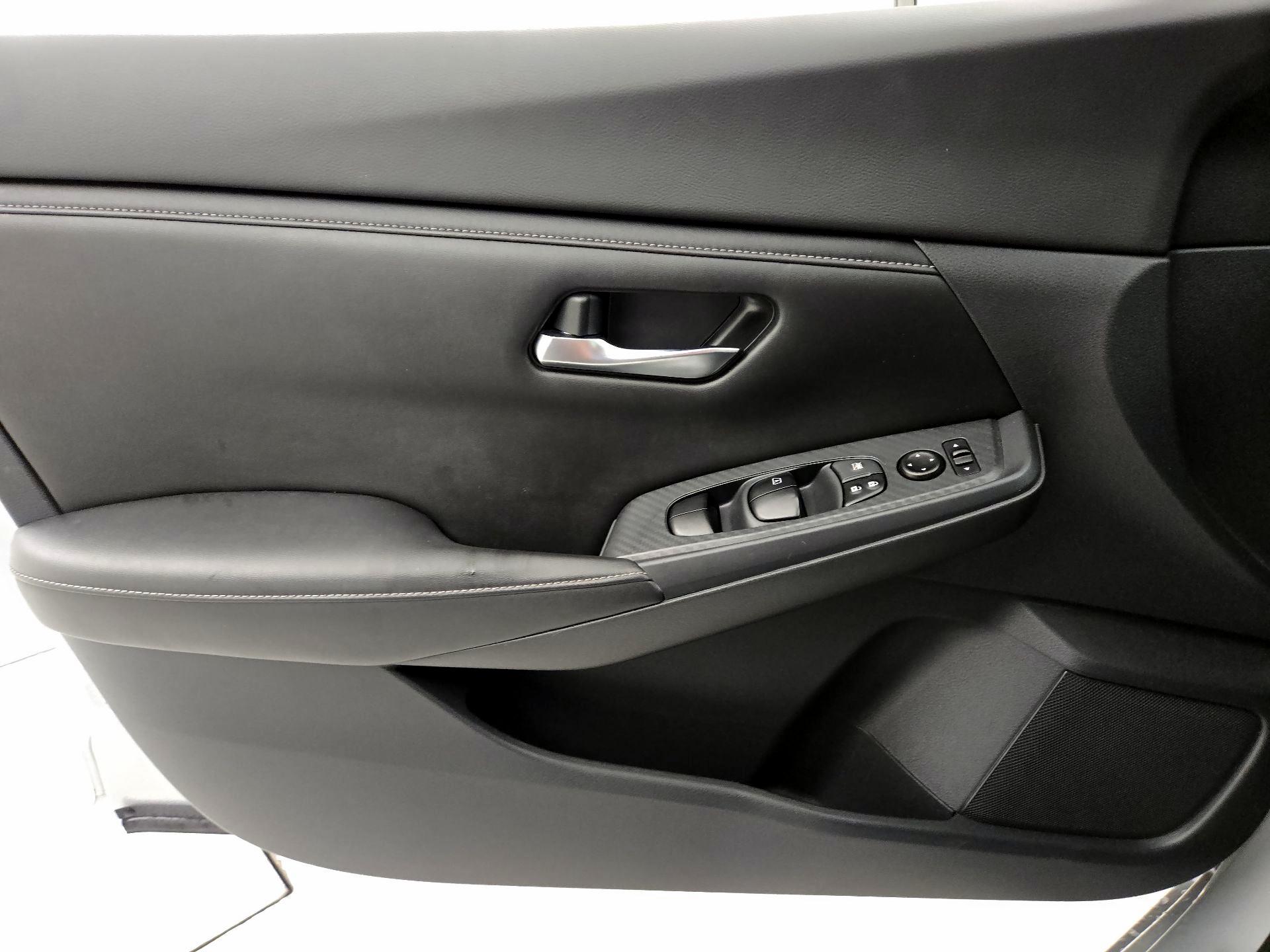 Thumbnail: 2020 Nissan Sentra - 12