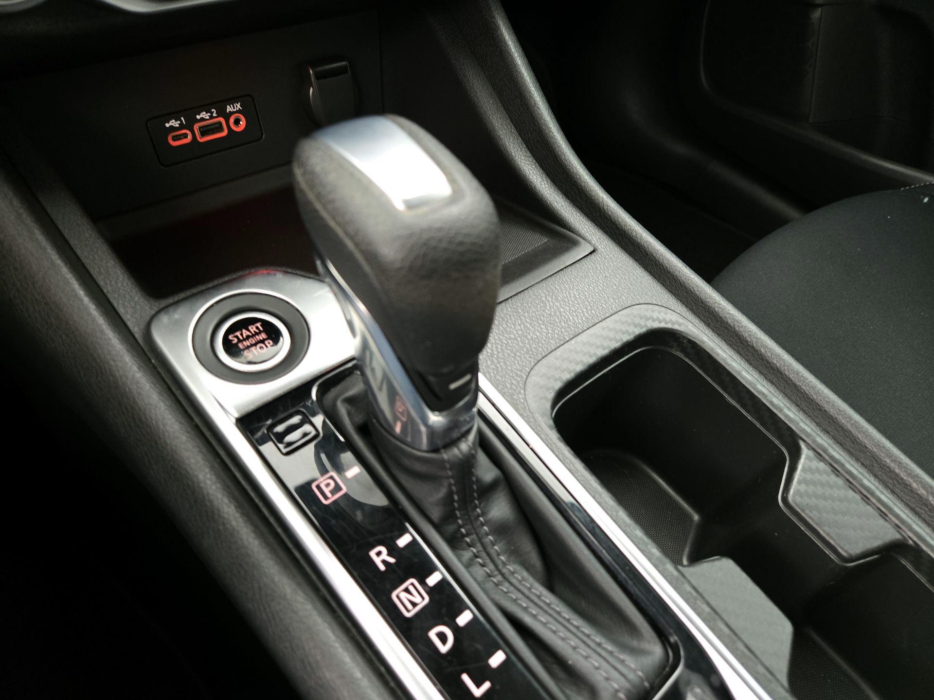 Thumbnail: 2020 Nissan Sentra - 17