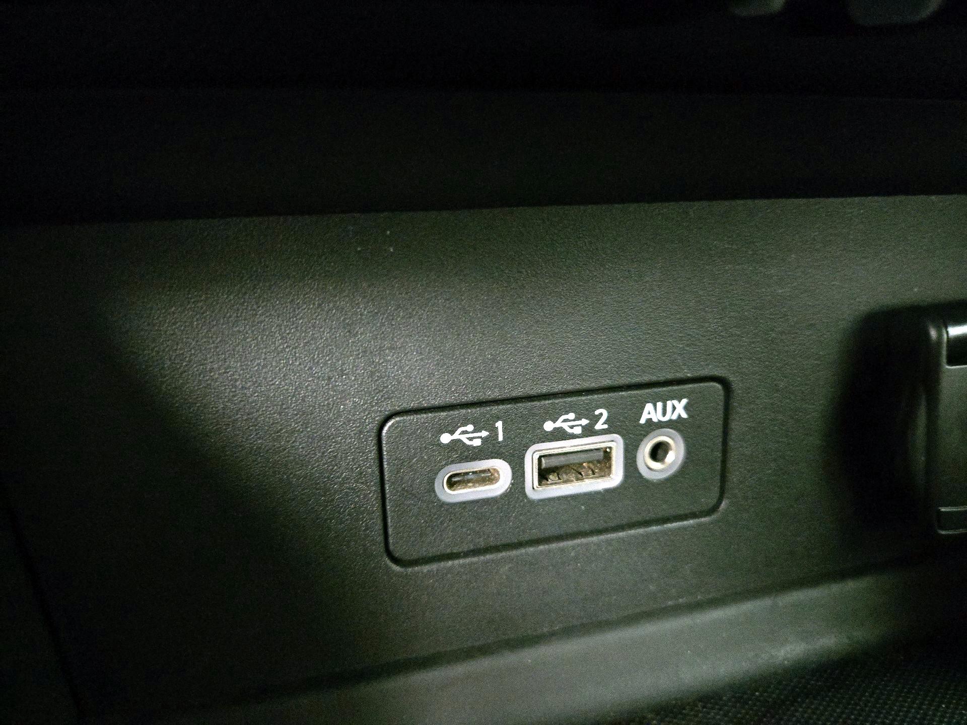 Thumbnail: 2020 Nissan Sentra - 18