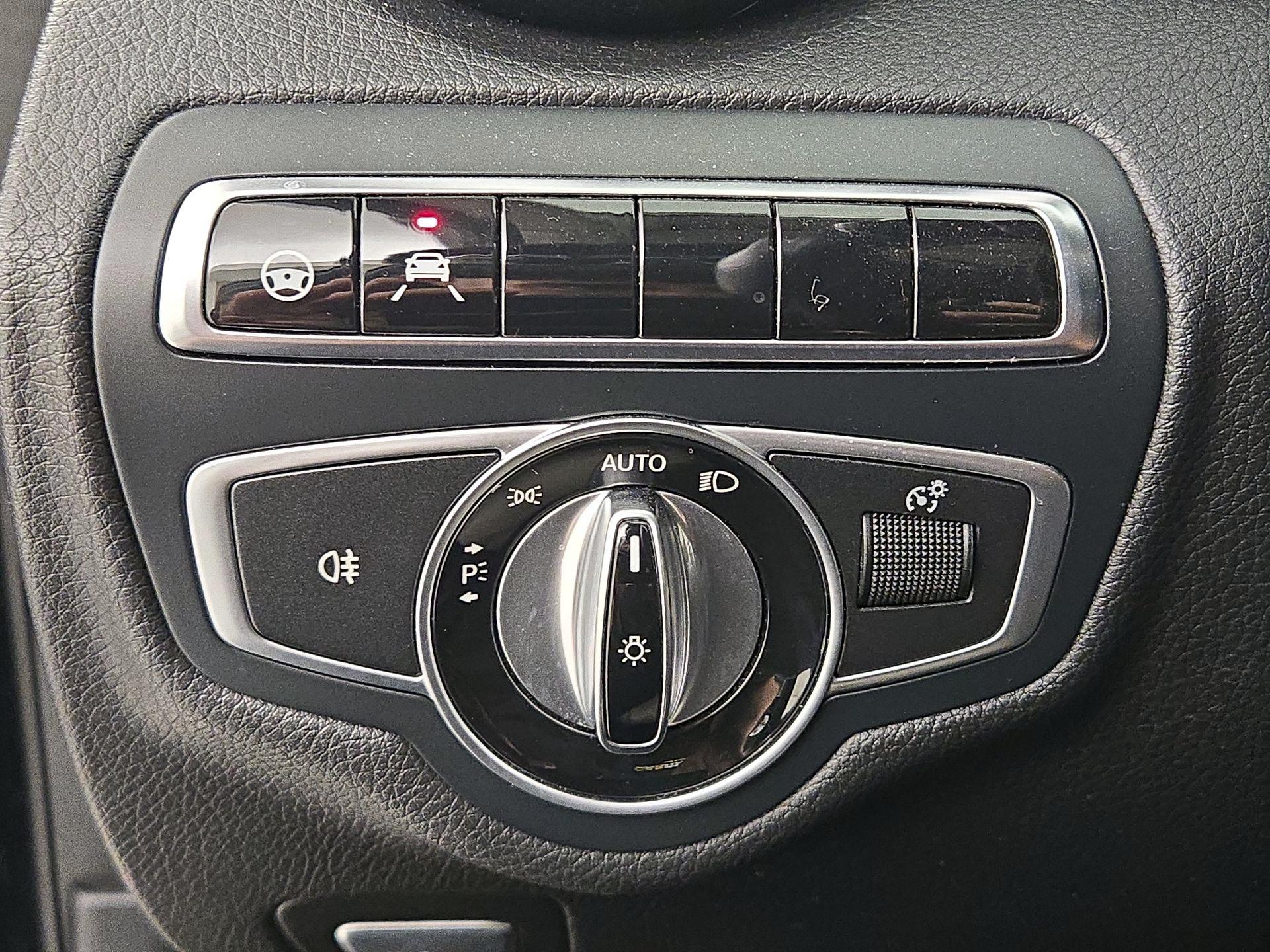 Thumbnail: 2016 Mercedes-Benz C-Class - 13