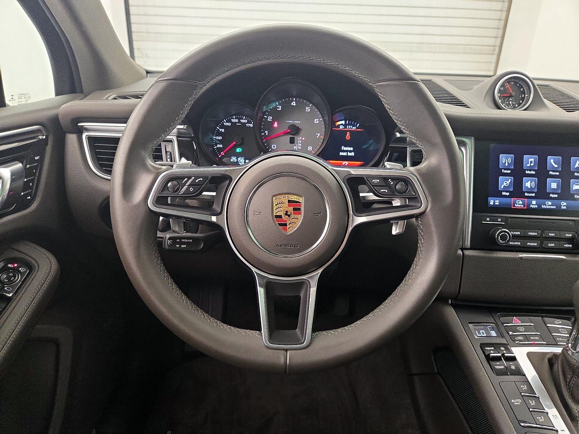 Thumbnail: 2018 Porsche Macan - 10
