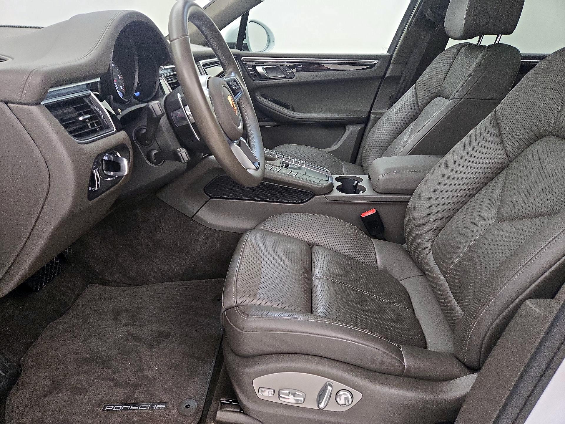 Thumbnail: 2018 Porsche Macan - 11