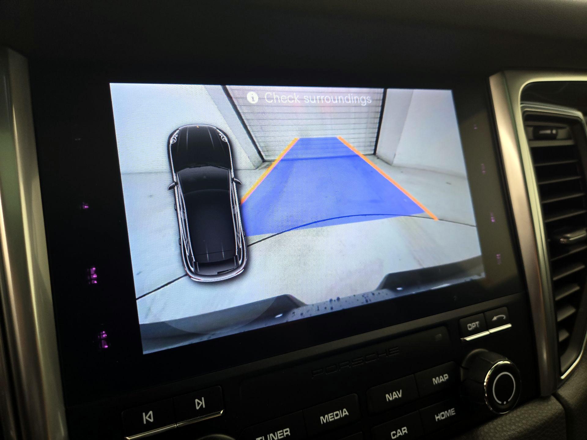 Thumbnail: 2018 Porsche Macan - 15