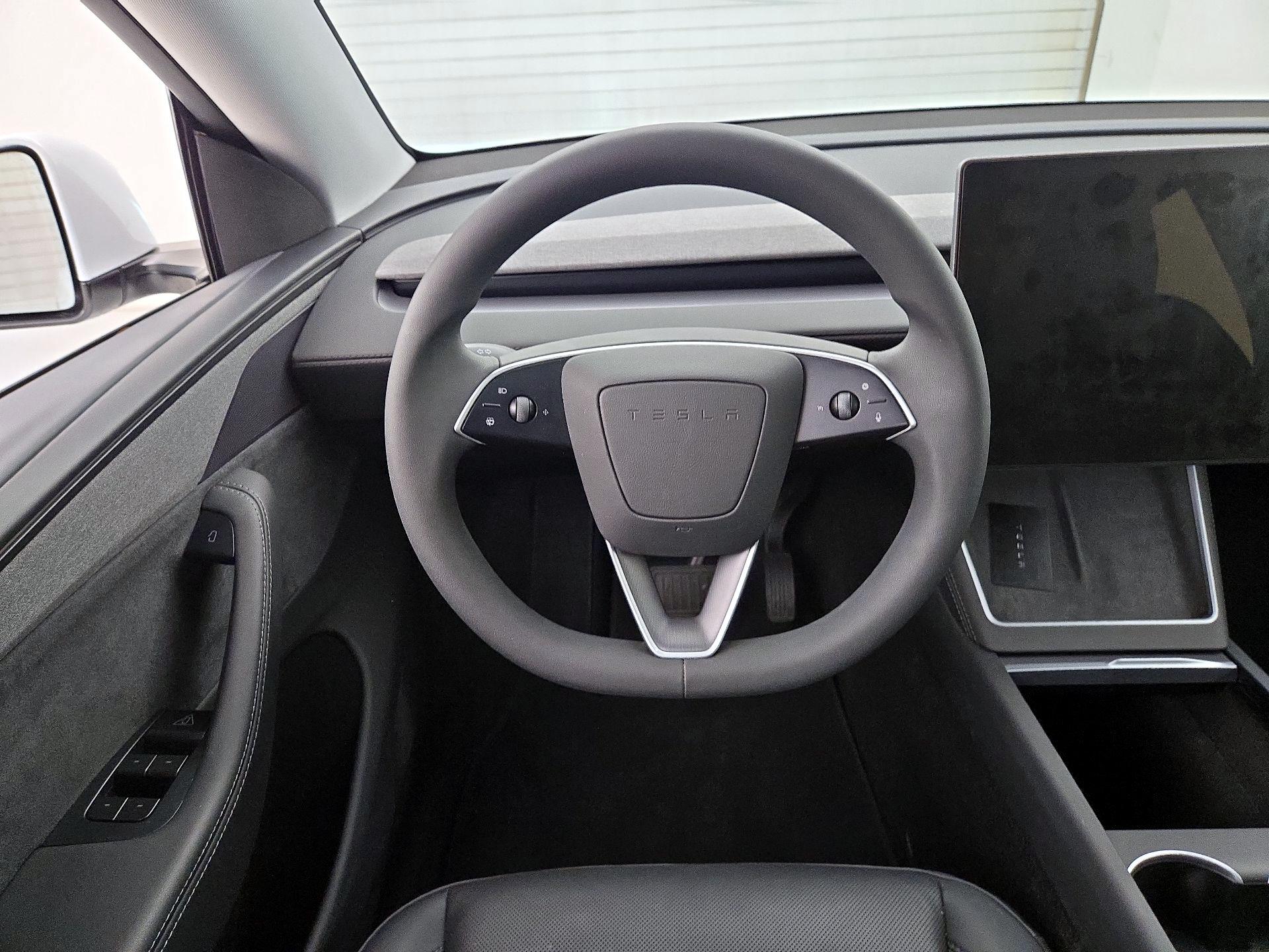 Thumbnail: 2026 Tesla Model Y - 10