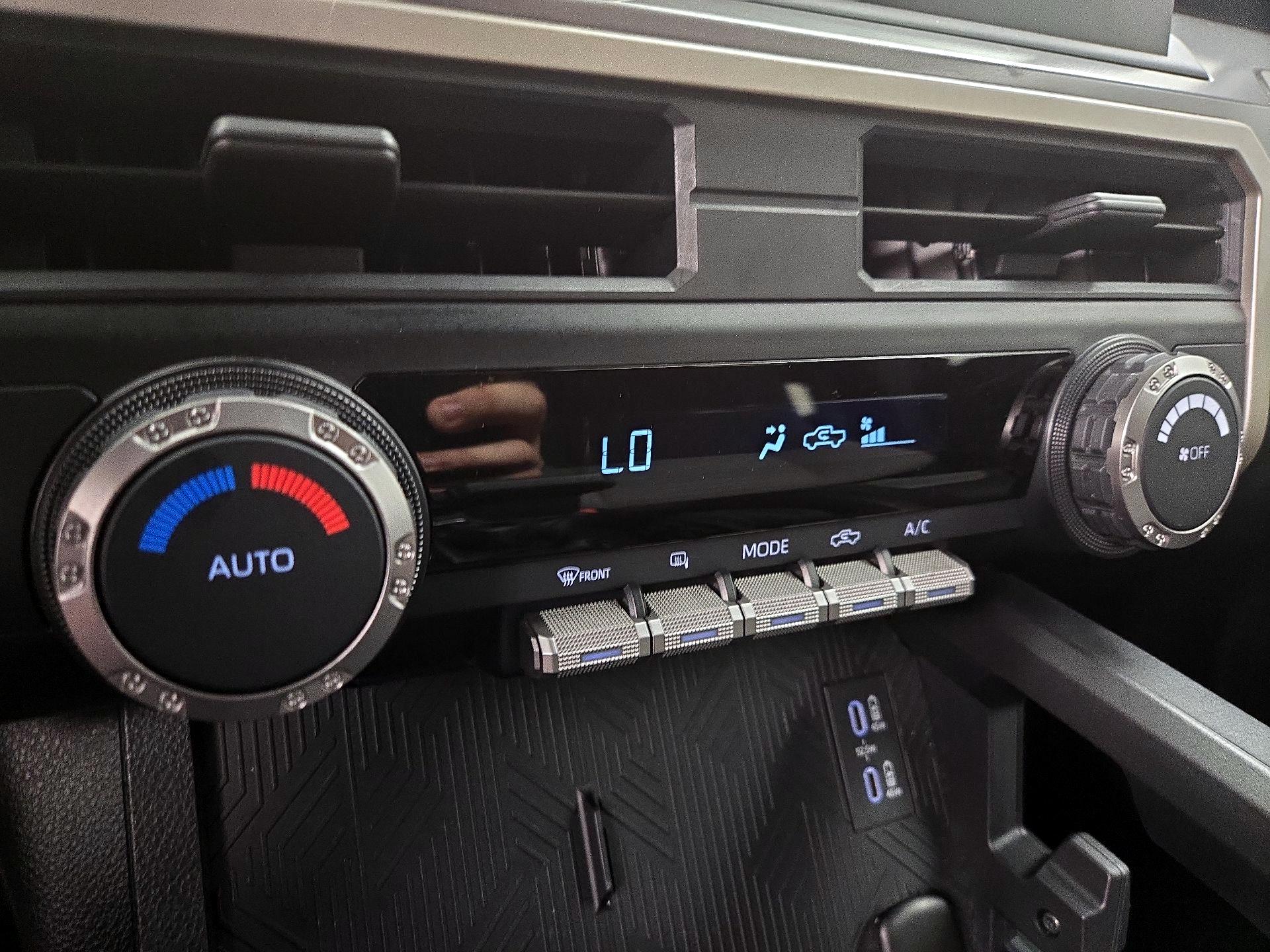 Thumbnail: 2024 Toyota Tacoma - 16