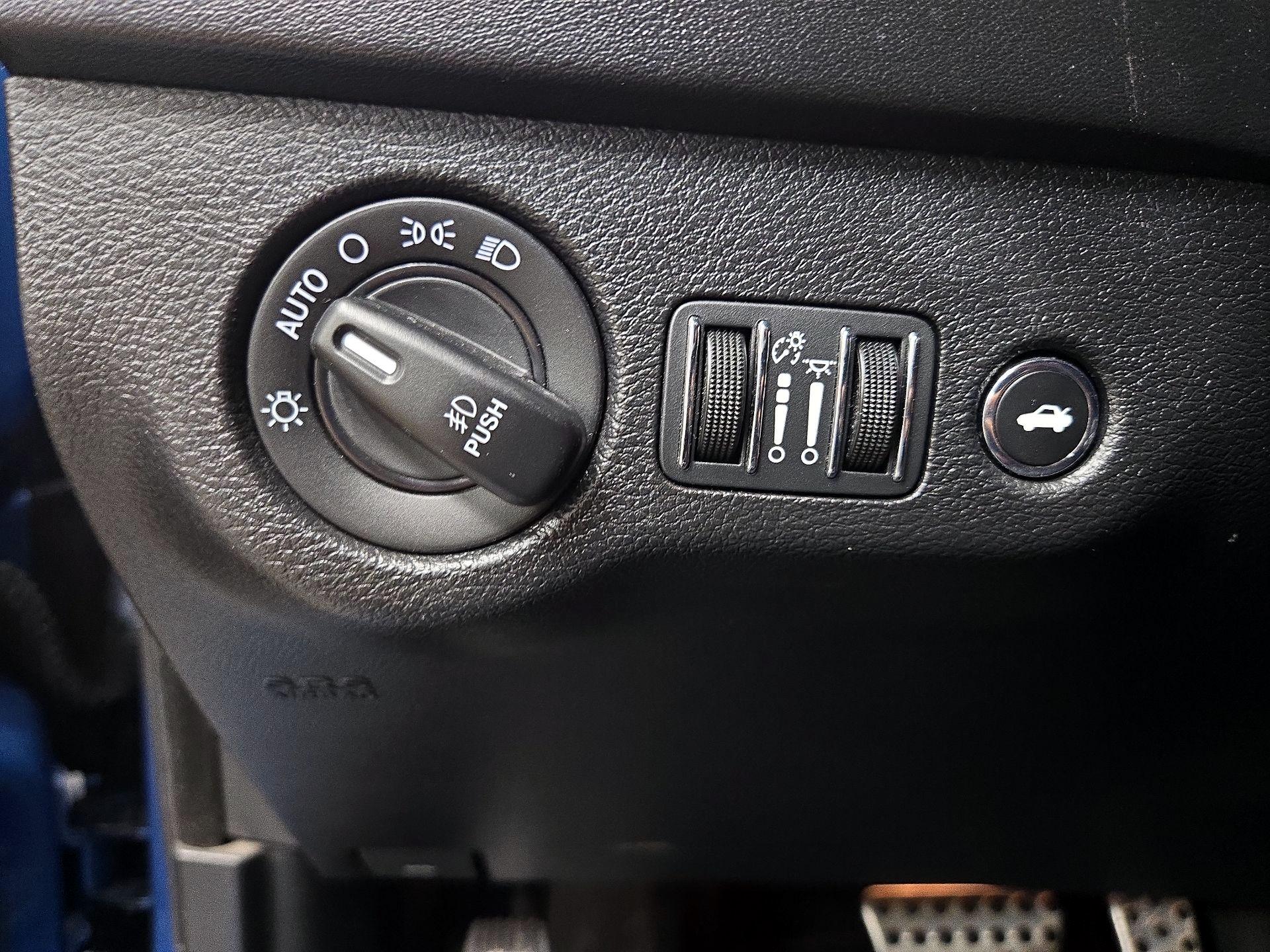 Thumbnail: 2020 Dodge Charger - 13