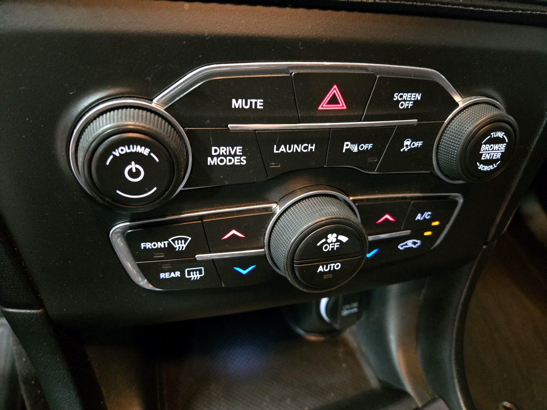 Thumbnail: 2020 Dodge Charger - 16