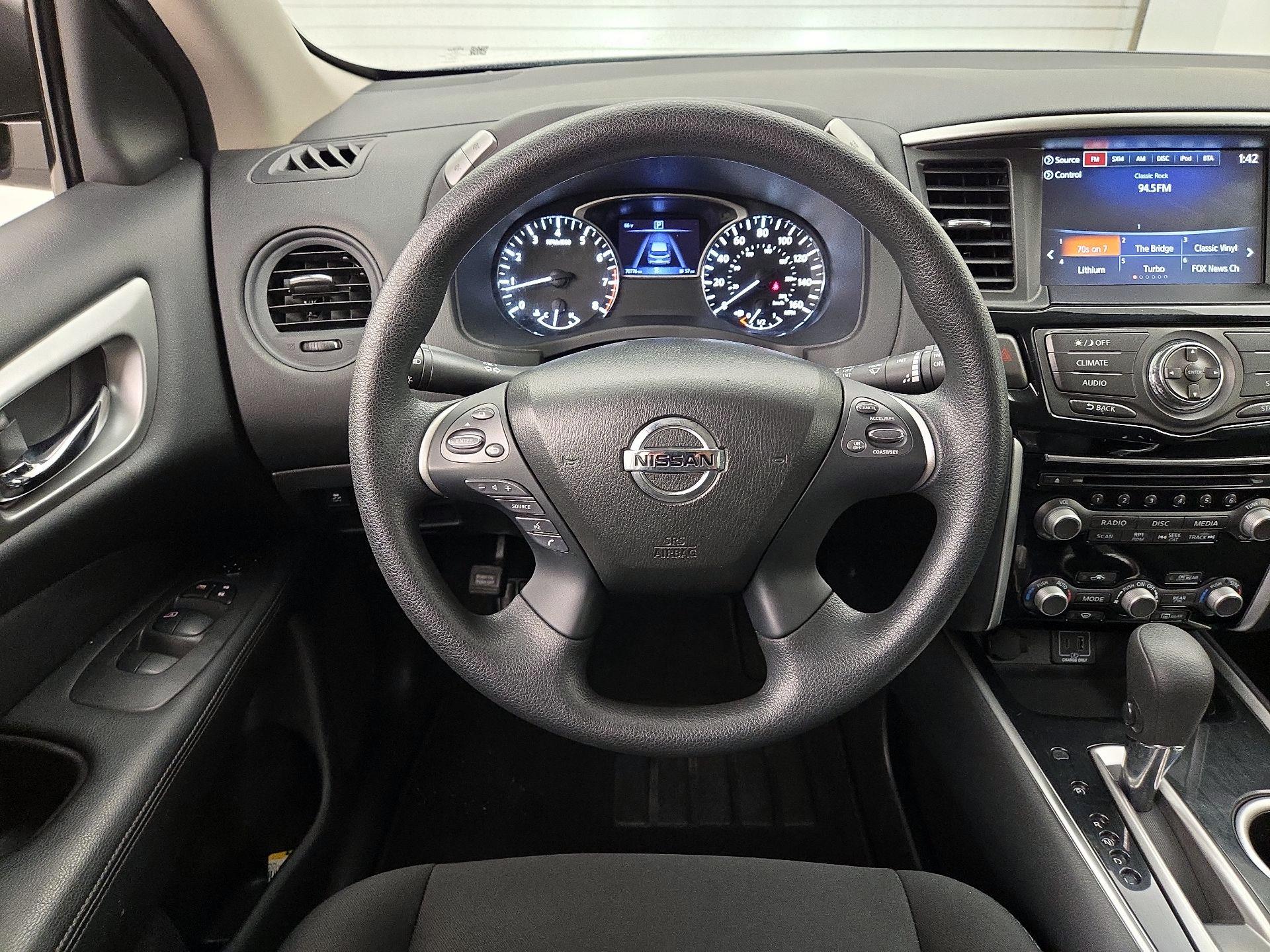 Thumbnail: 2019 Nissan Pathfinder - 10