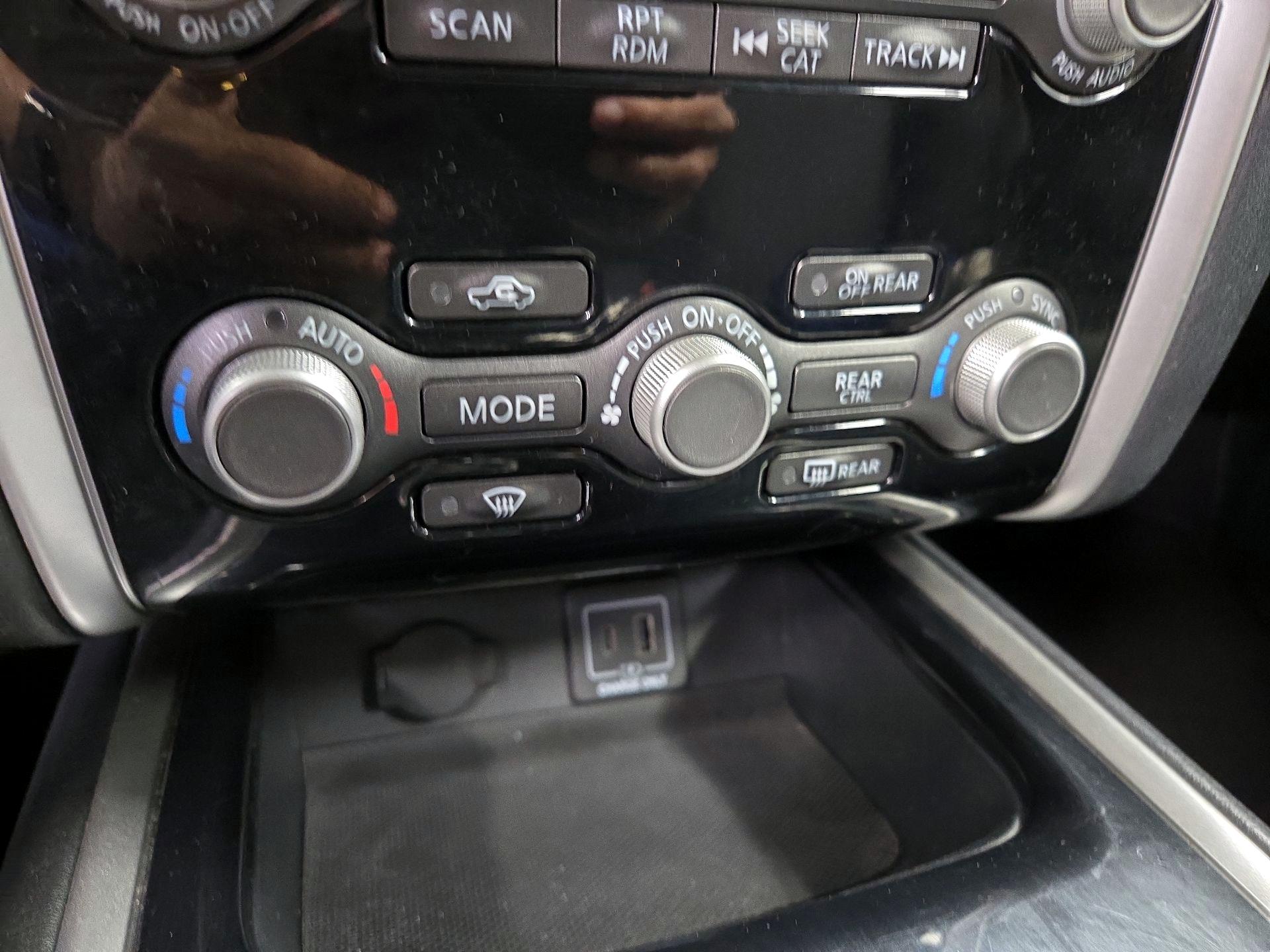 Thumbnail: 2019 Nissan Pathfinder - 16