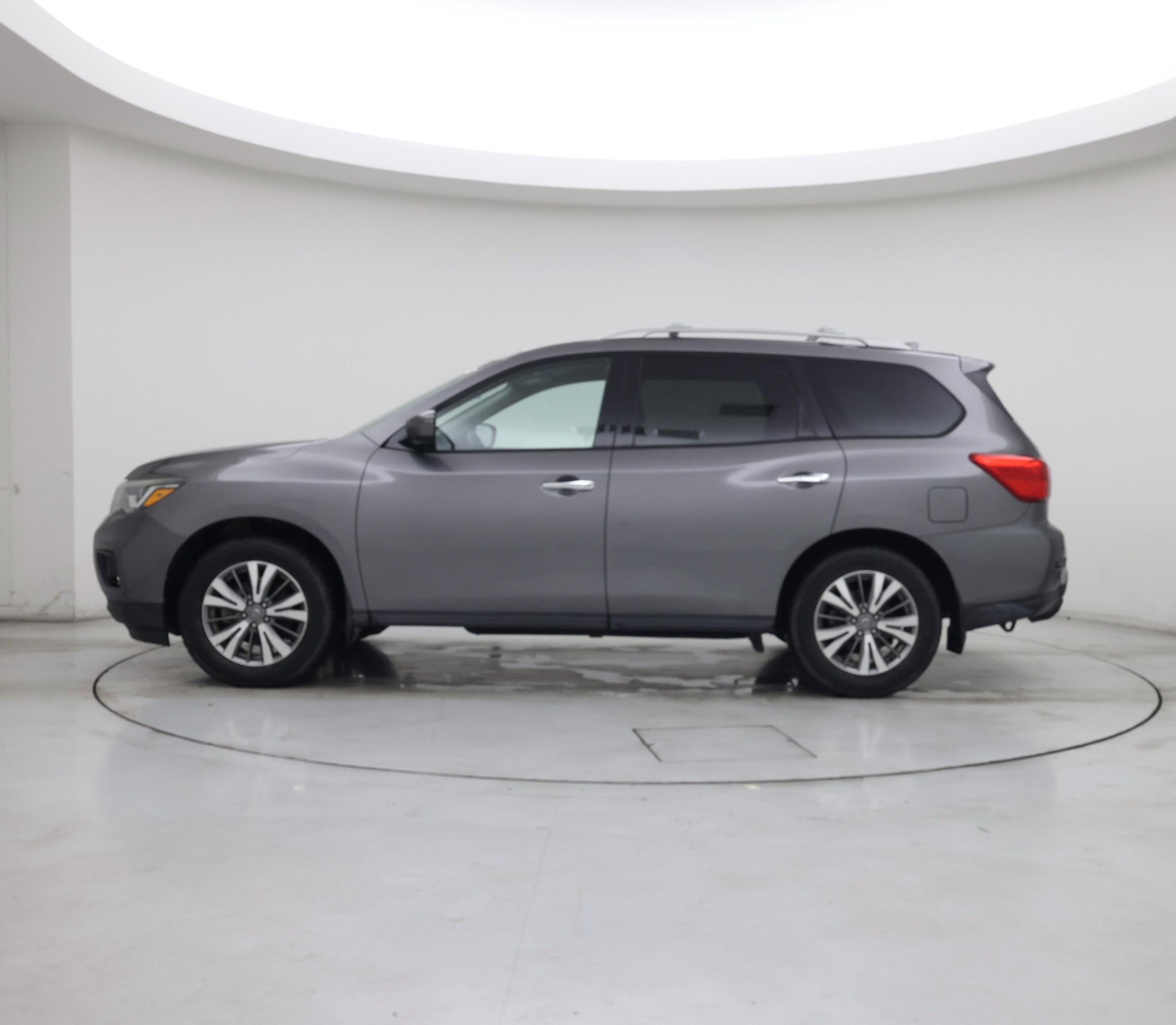 Thumbnail: 2019 Nissan Pathfinder - 3